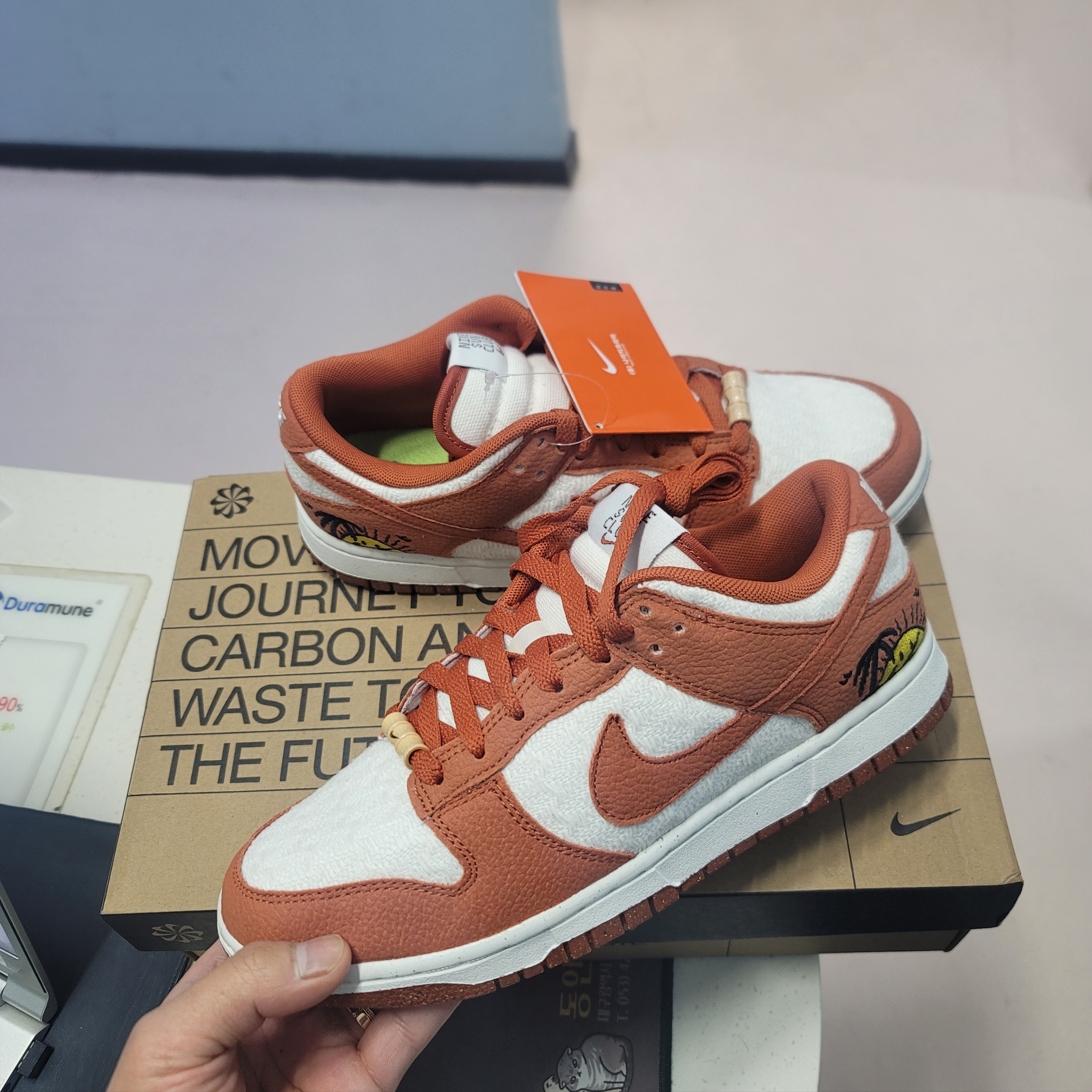 (W) Nike Dunk Low SE Sun Club Burnt Sunrise 착용 스타일