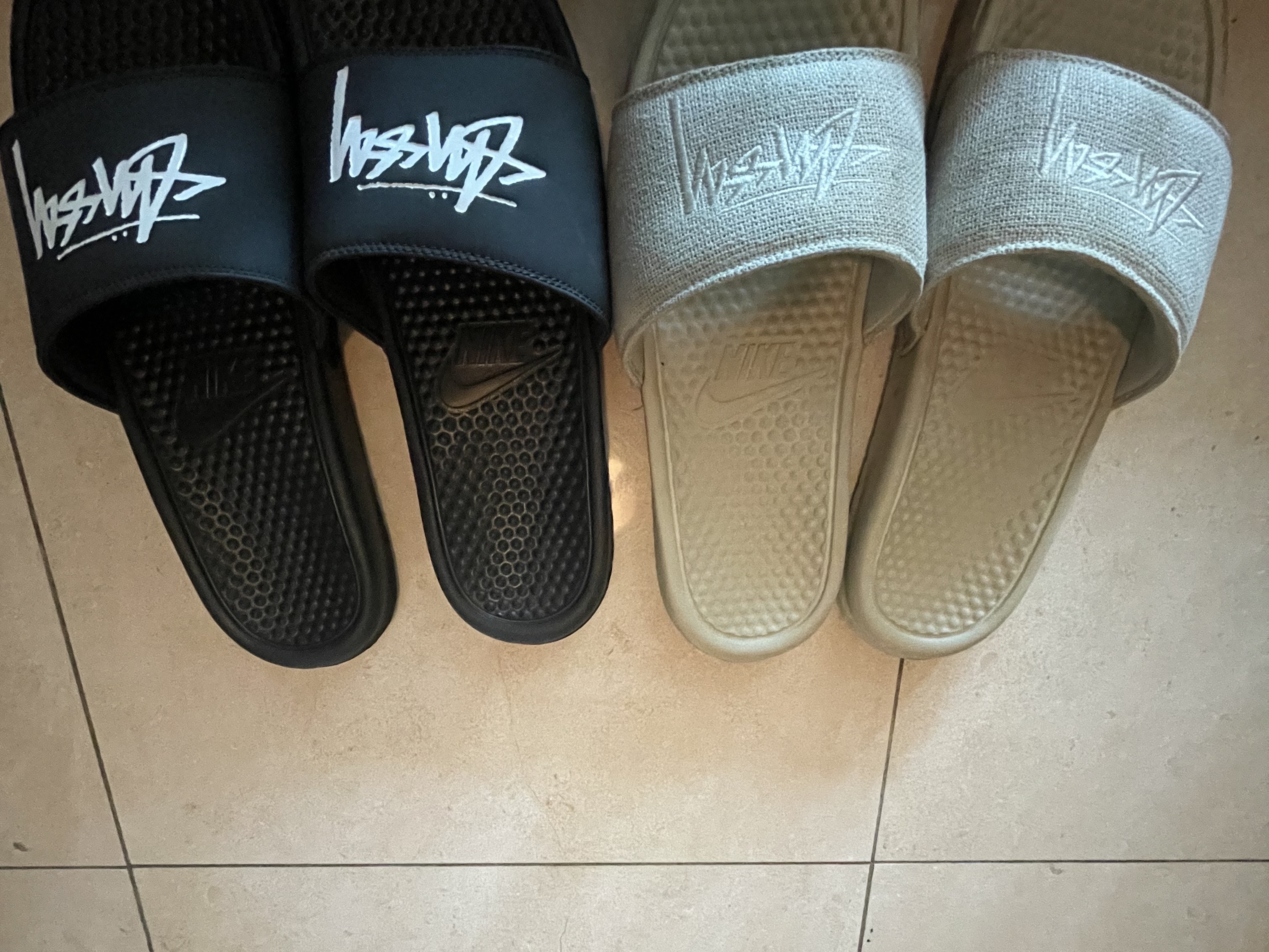 Nike x Stussy Benassi Slide Off Noir, Nike x Stussy Benassi Hemp Slide Fossil Stone 착용 스타일