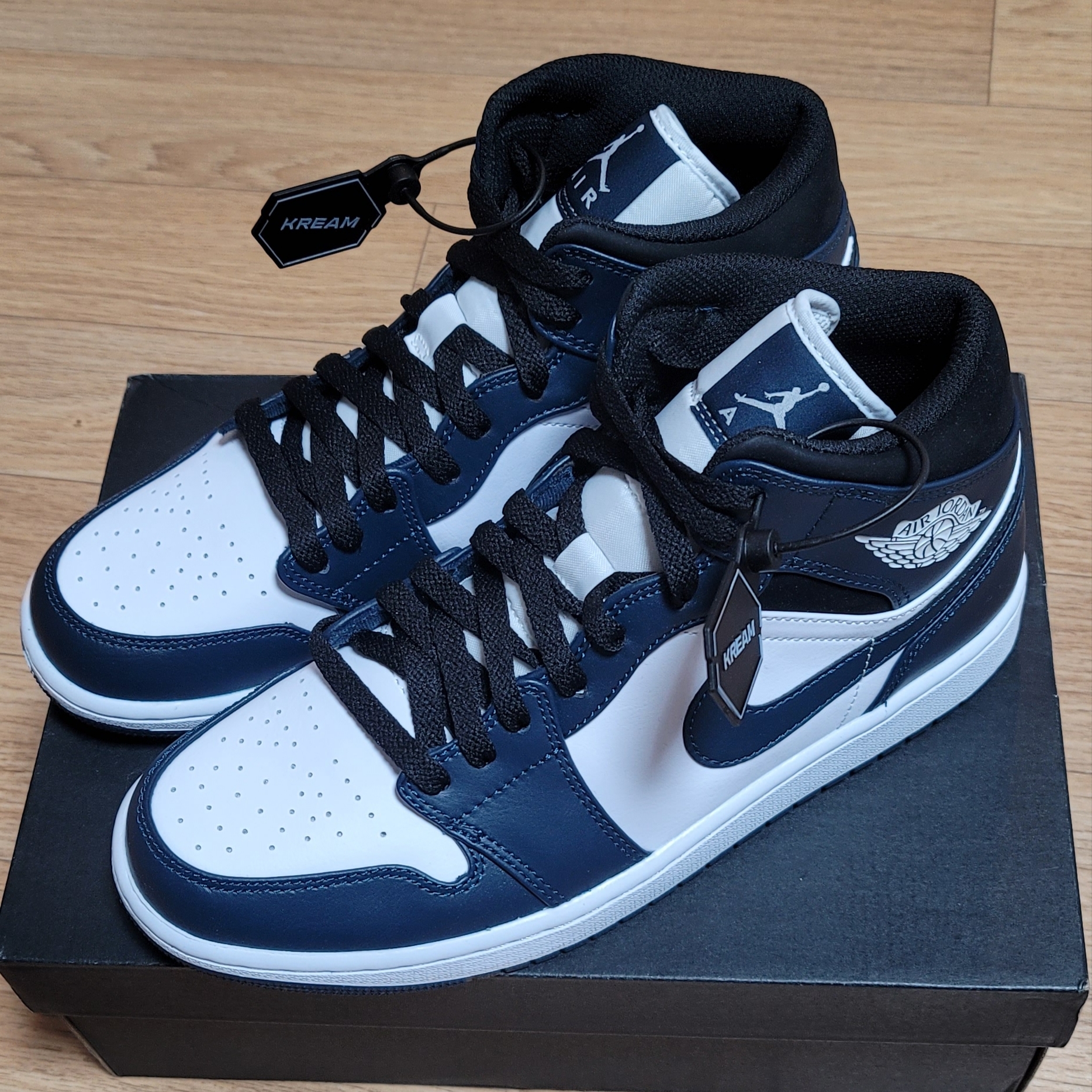 Jordan 1 Mid Dark Teal 착용 스타일