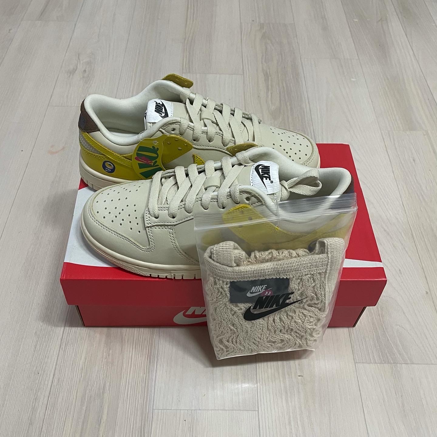 (W) Nike Dunk Low LX Banana 착용 스타일 - 1