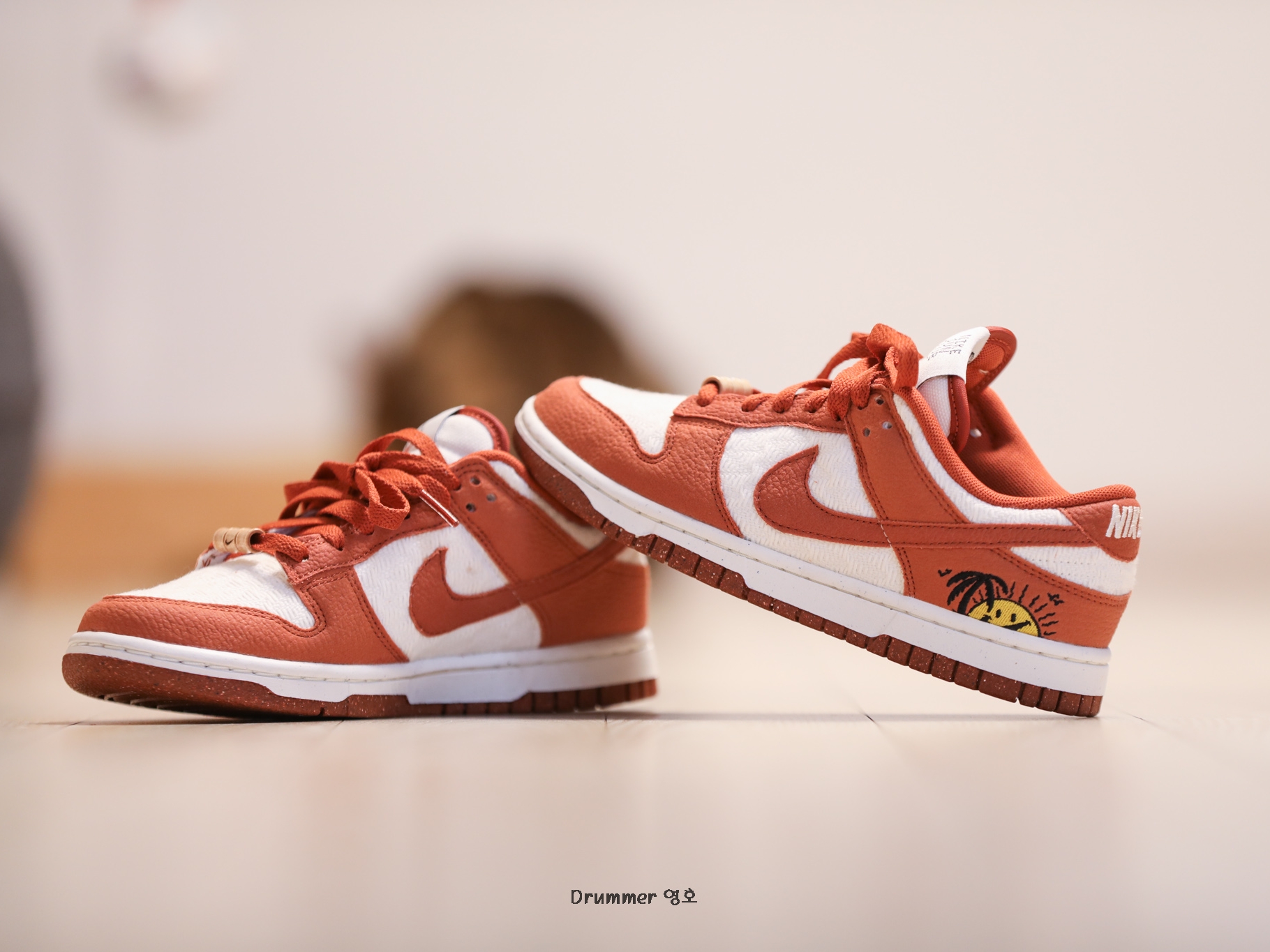 (W) Nike Dunk Low SE Sun Club Burnt Sunrise 착용 스타일 - 1