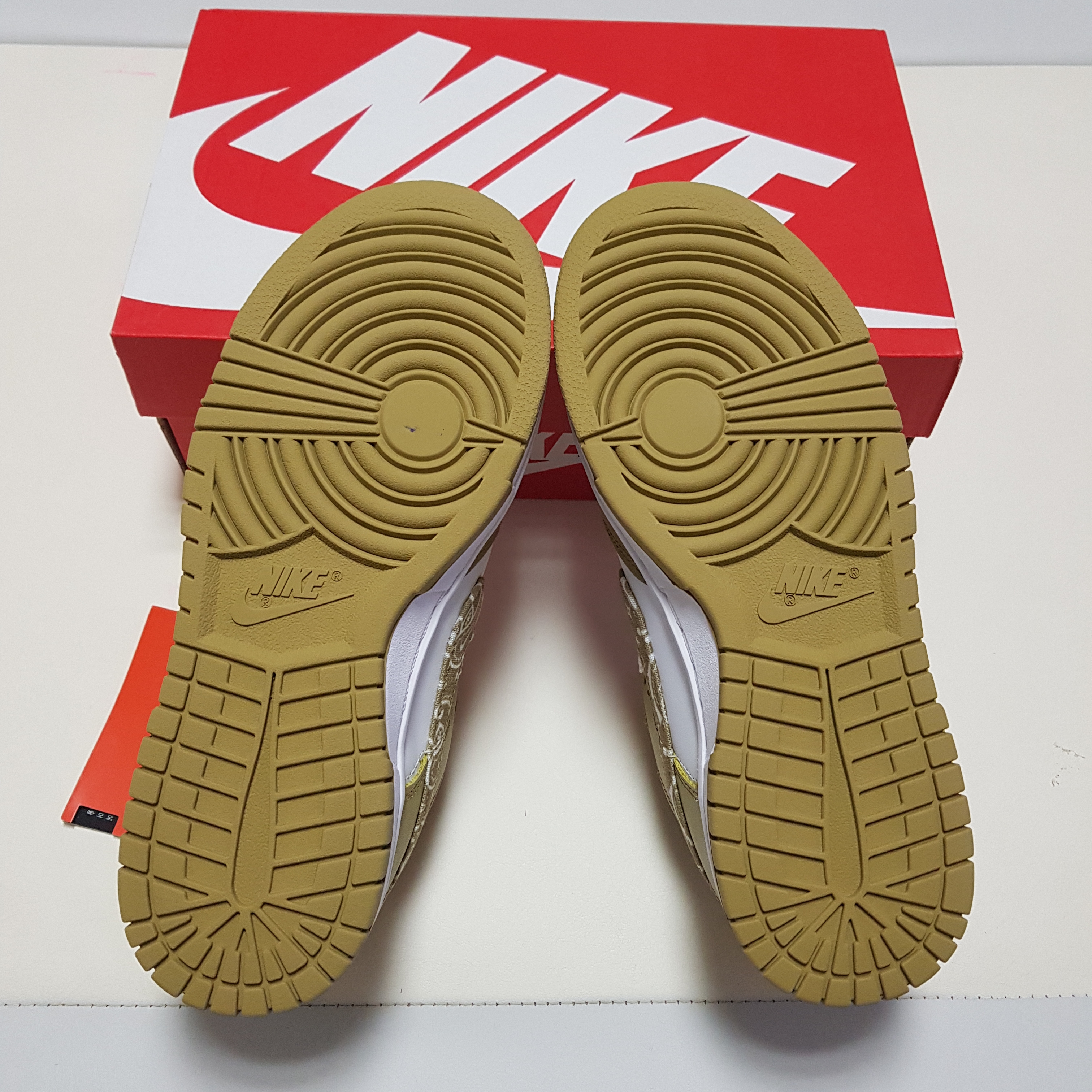 (W) Nike Dunk Low Essential Barley Paisley 착용 스타일 - 3