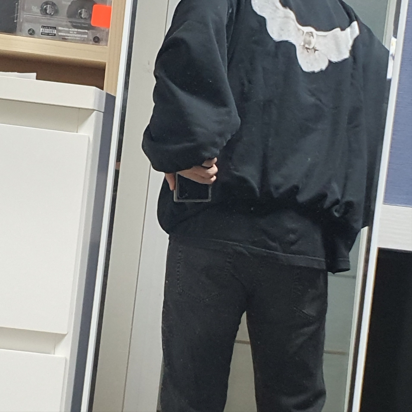 Yeezy Gap Engineered By Balenciaga Dove Hoodie Washed Black 착용 스타일 - 2