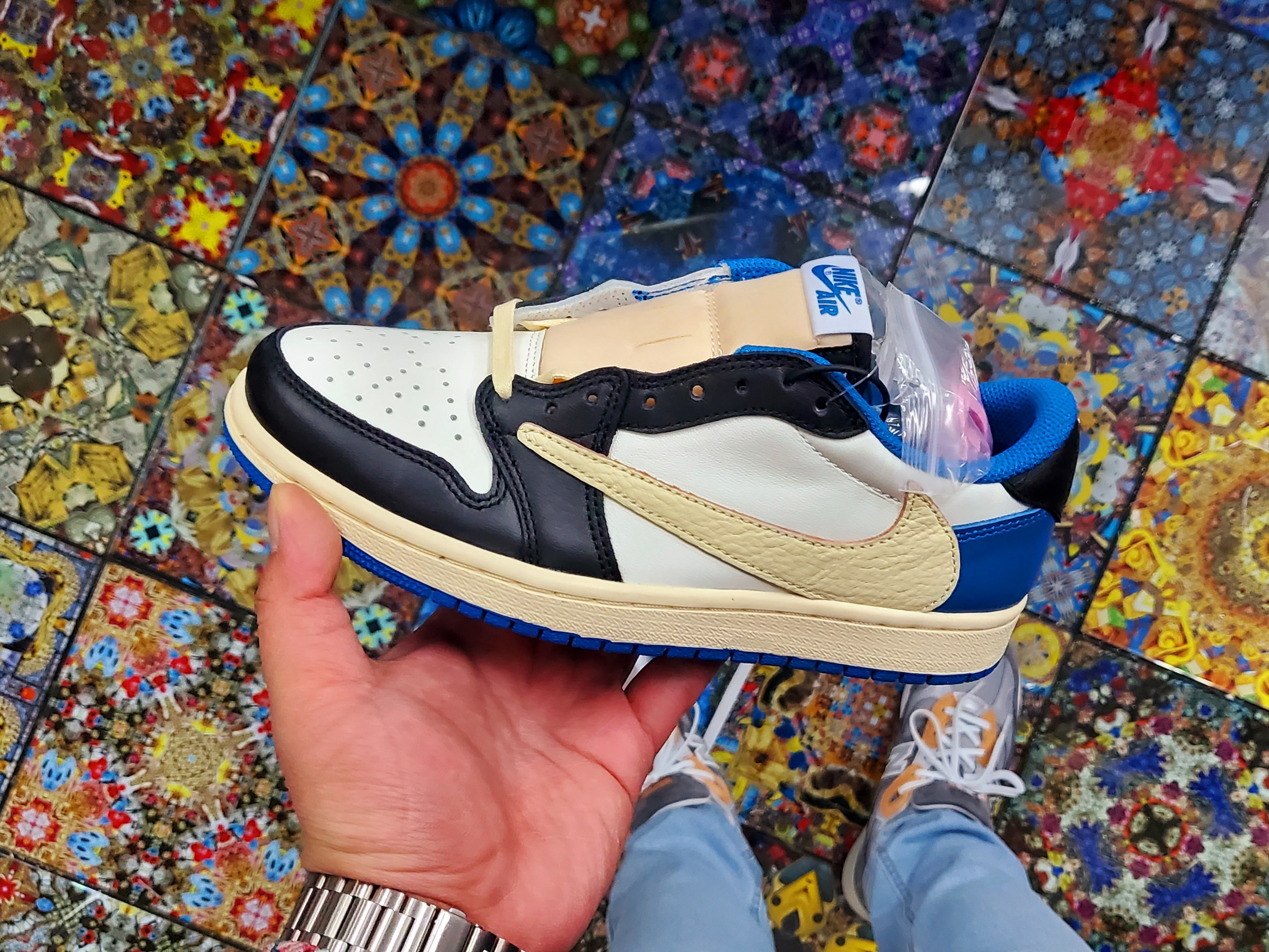 Jordan 1 x Travis Scott x Fragment Retro Low OG SP Military Blue 착용 스타일 - 1