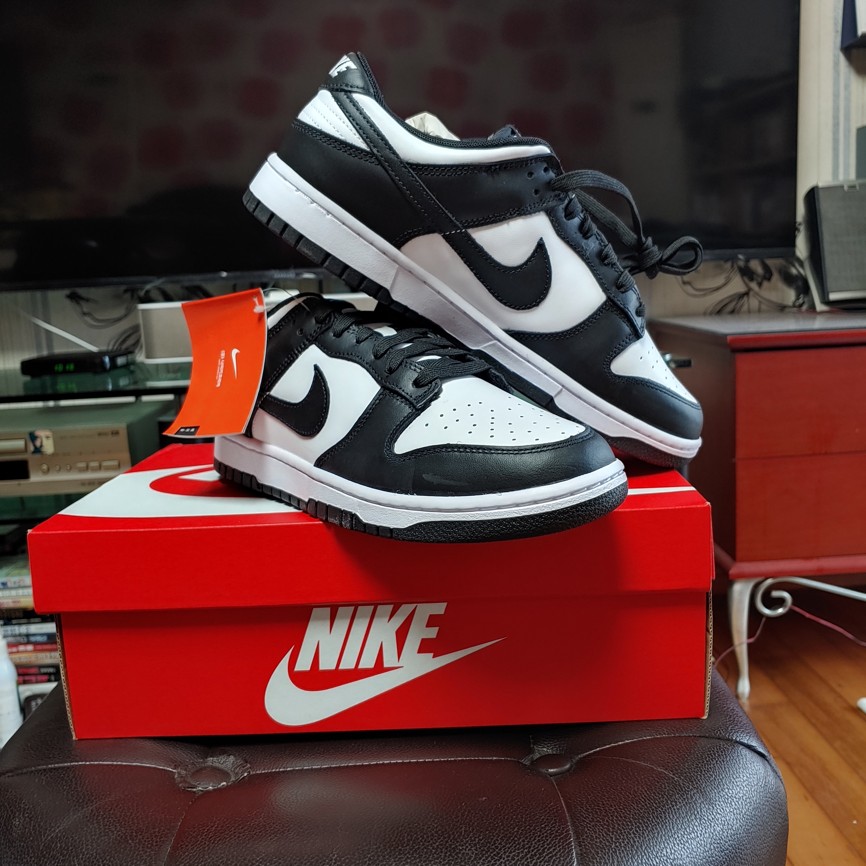 Nike Dunk Low Retro Black, Jordan 1 Low Golf Wolf Grey 착용 스타일 - 3