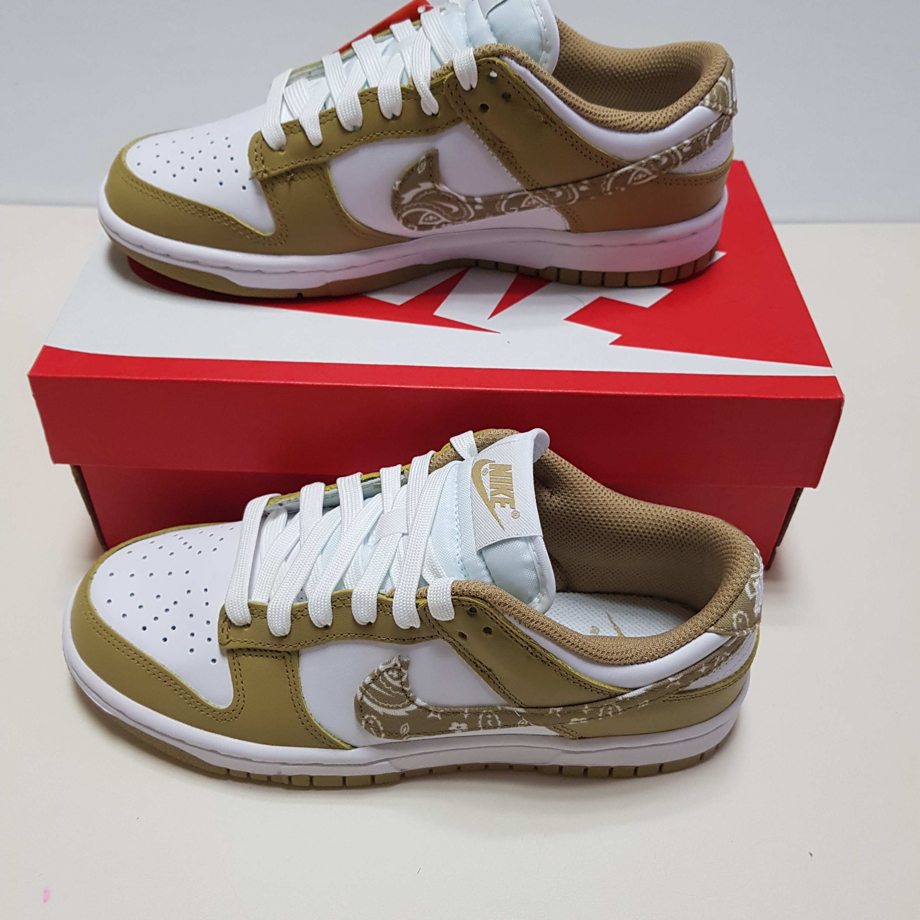 (W) Nike Dunk Low Essential Barley Paisley 착용 스타일 - 1