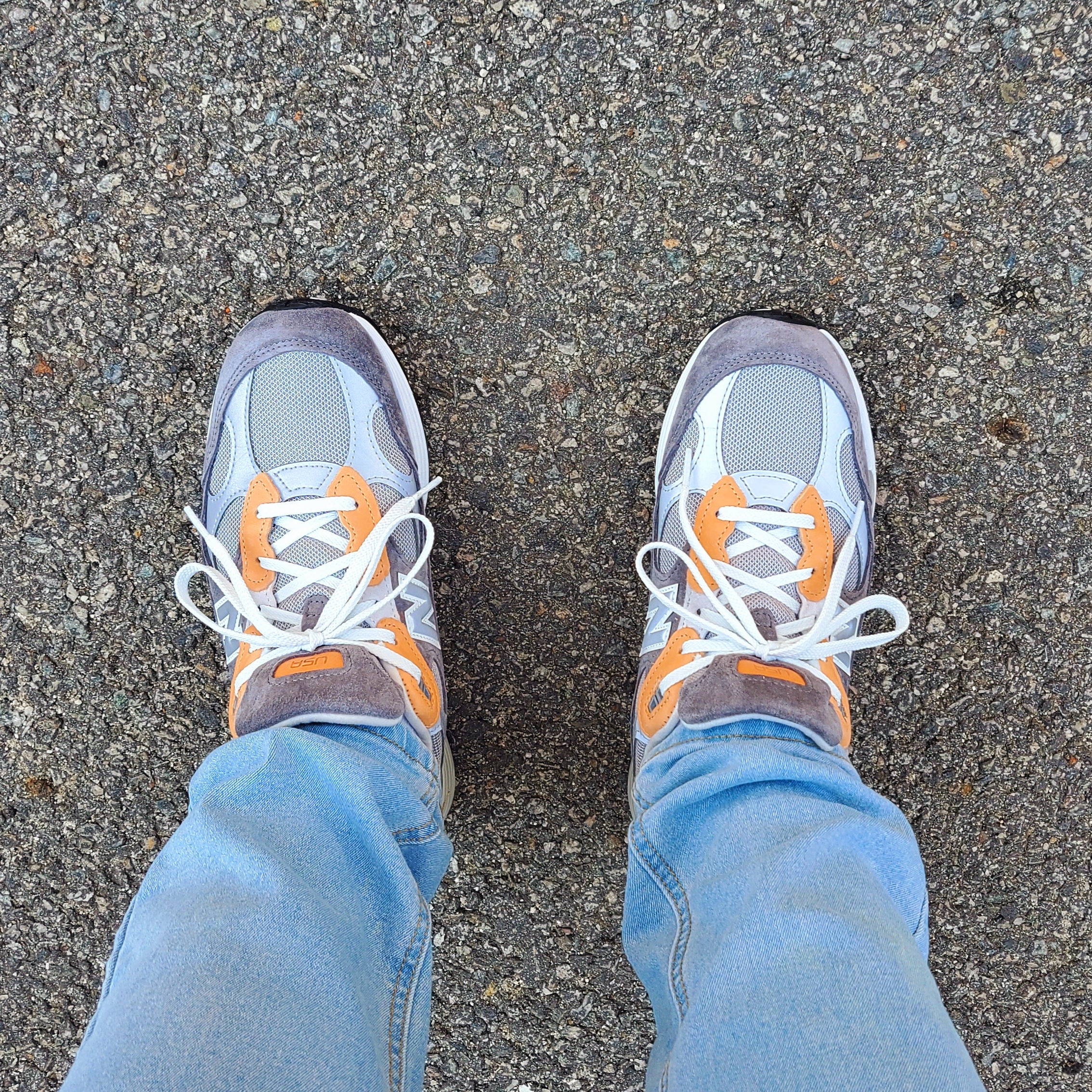 New Balance x Todd Snyder 992 Made in USA 10th Anniversary Grey Tan 착용 스타일 - 4