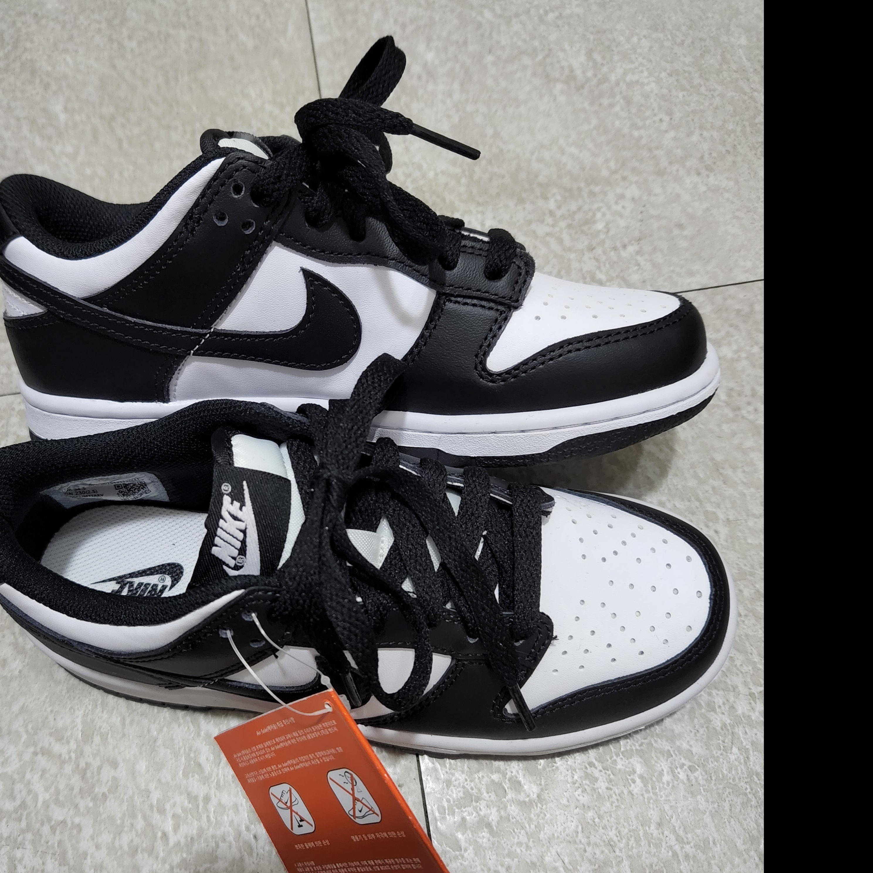 (GS) Nike Dunk Low Black 착용 스타일
