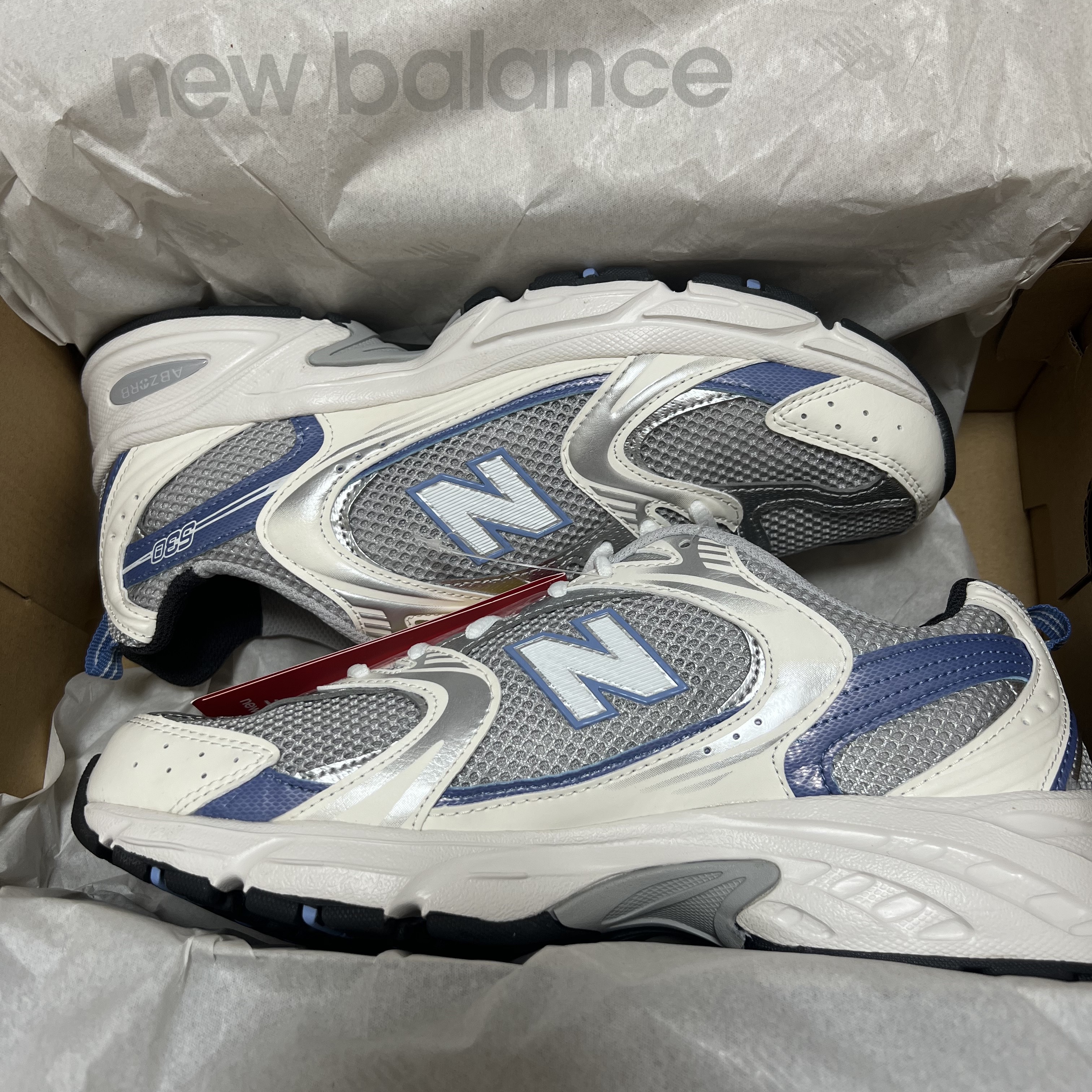 New Balance 530 Steel Blue 착용 스타일 - 2
