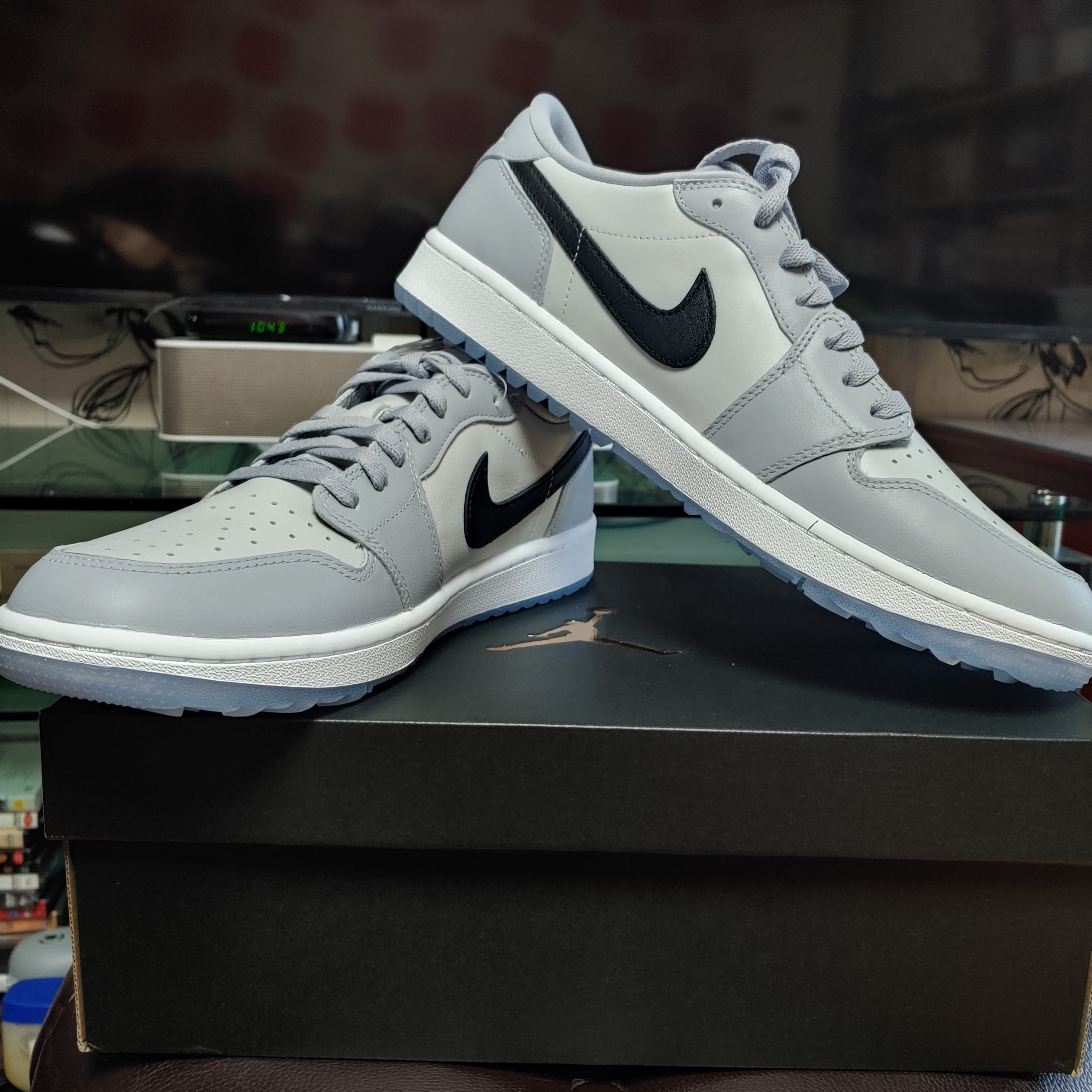 Nike Dunk Low Retro Black, Jordan 1 Low Golf Wolf Grey 착용 스타일 - 2
