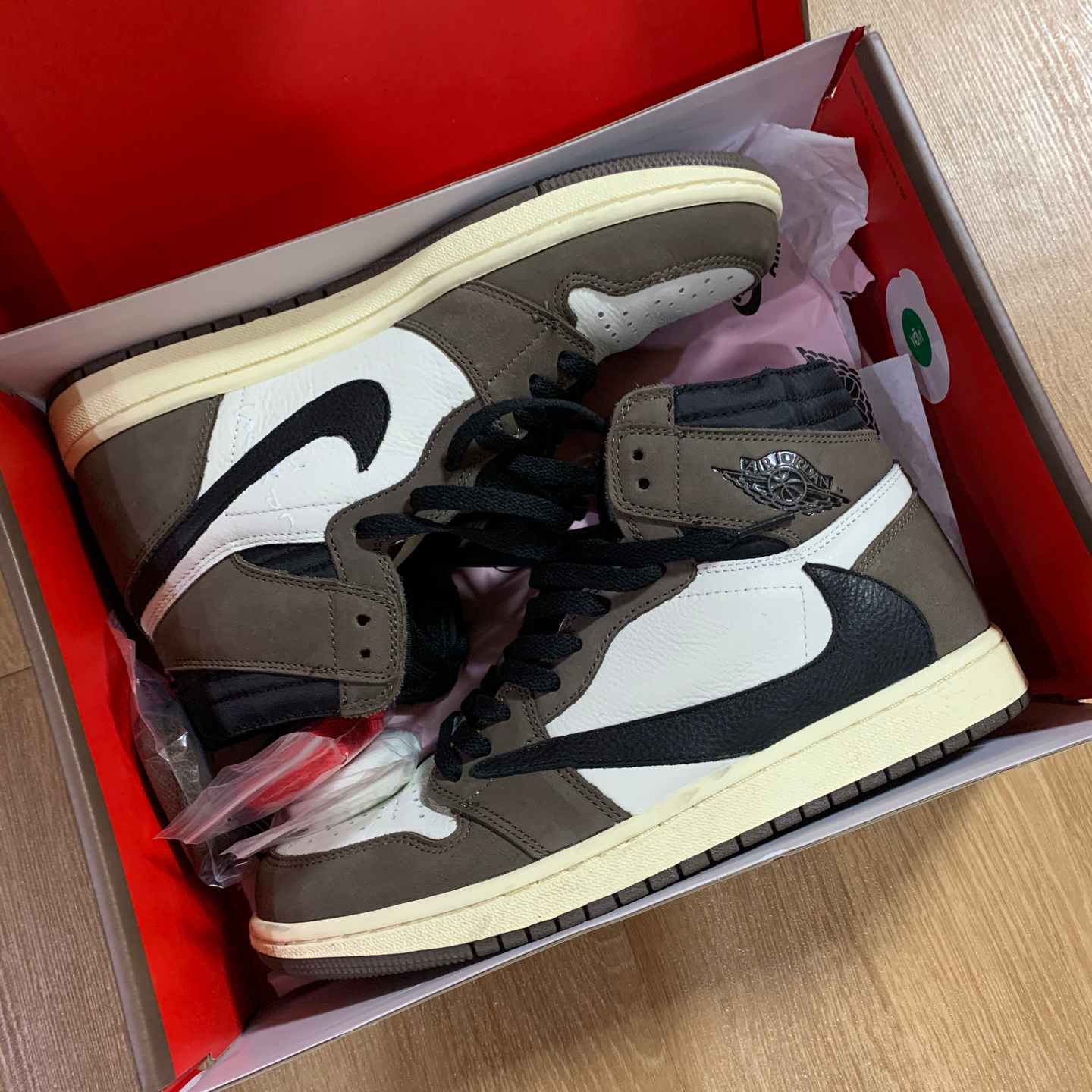 Jordan 1 x Travis Scott Retro High OG SP Mocha 착용 스타일