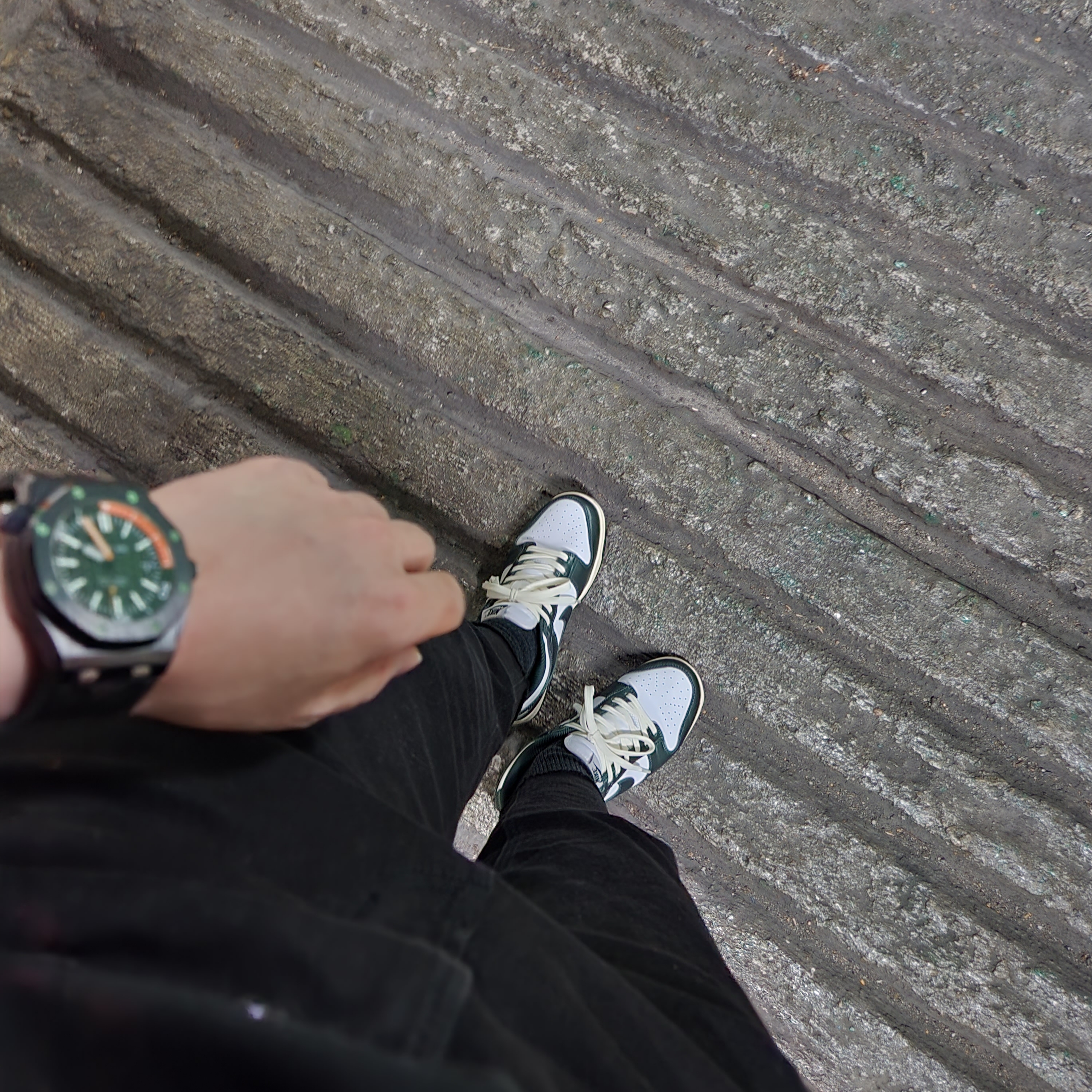 (W) Nike Dunk Low Vintage Green 착용 스타일