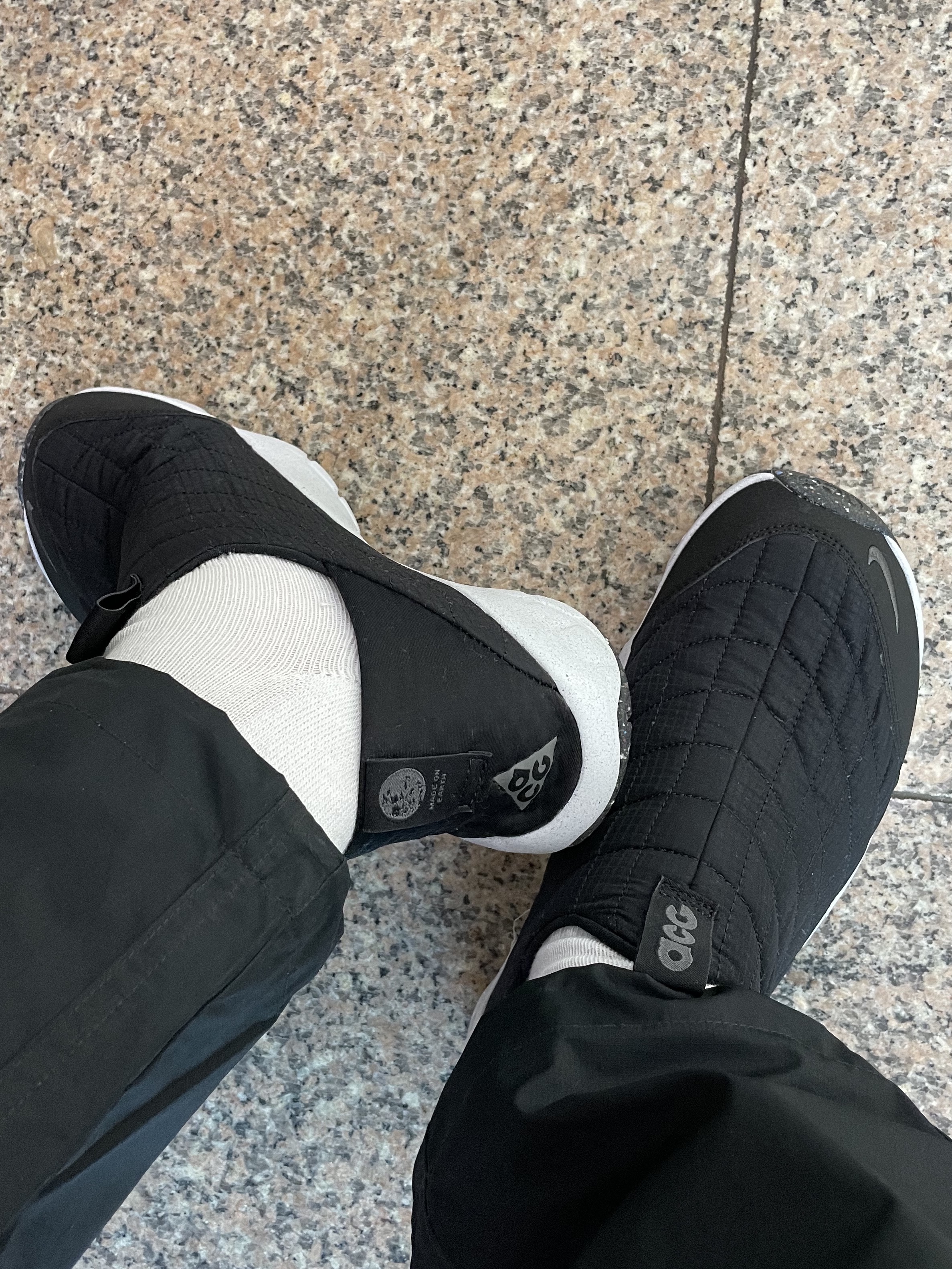 Nike ACG Moc 3.5 Black, Nike NRG ACG T-Shirt Trolls Rush Orange - Asia 착용 스타일 - 2