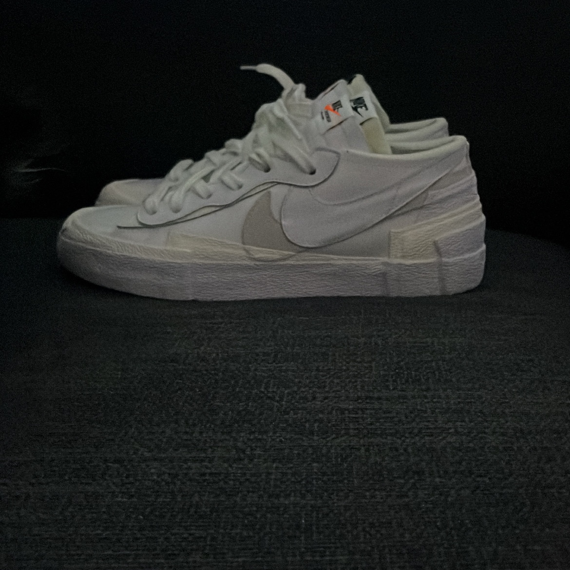 Nike x Sacai Blazer Low White Patent Leather 착용 스타일 - 1