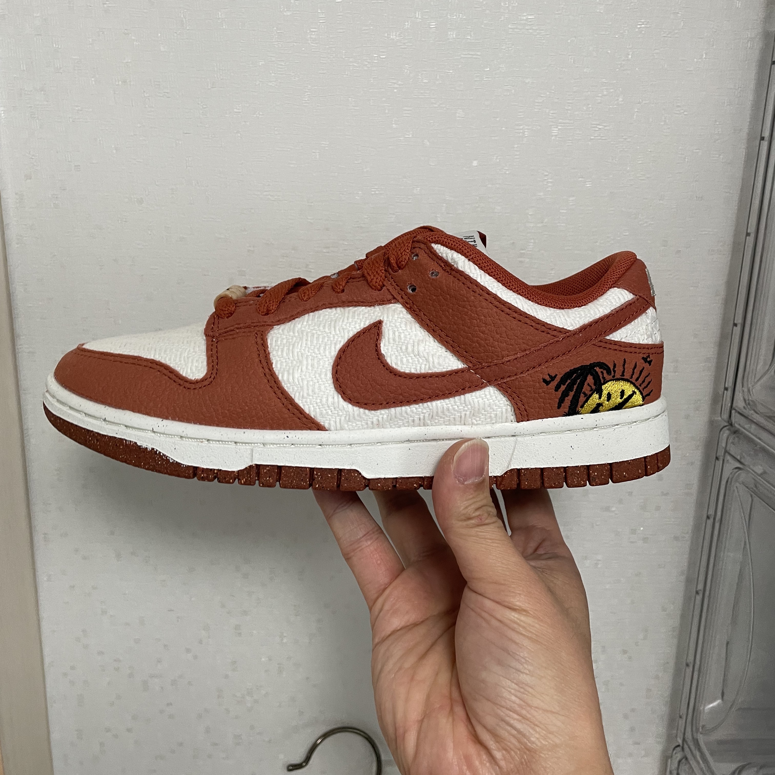 (W) Nike Dunk Low SE Sun Club Burnt Sunrise 착용 스타일 - 1