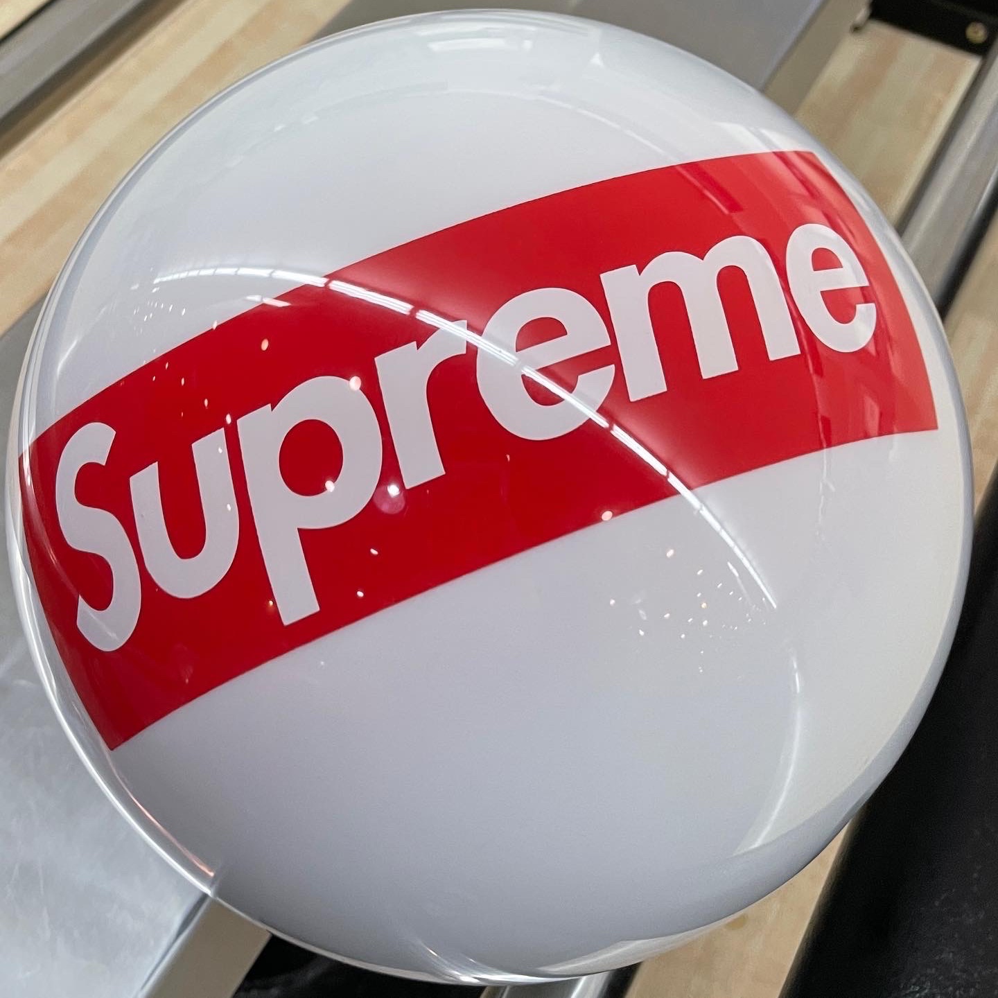 Supreme Storm Bowling Ball White - 21FW 착용 스타일 - 1