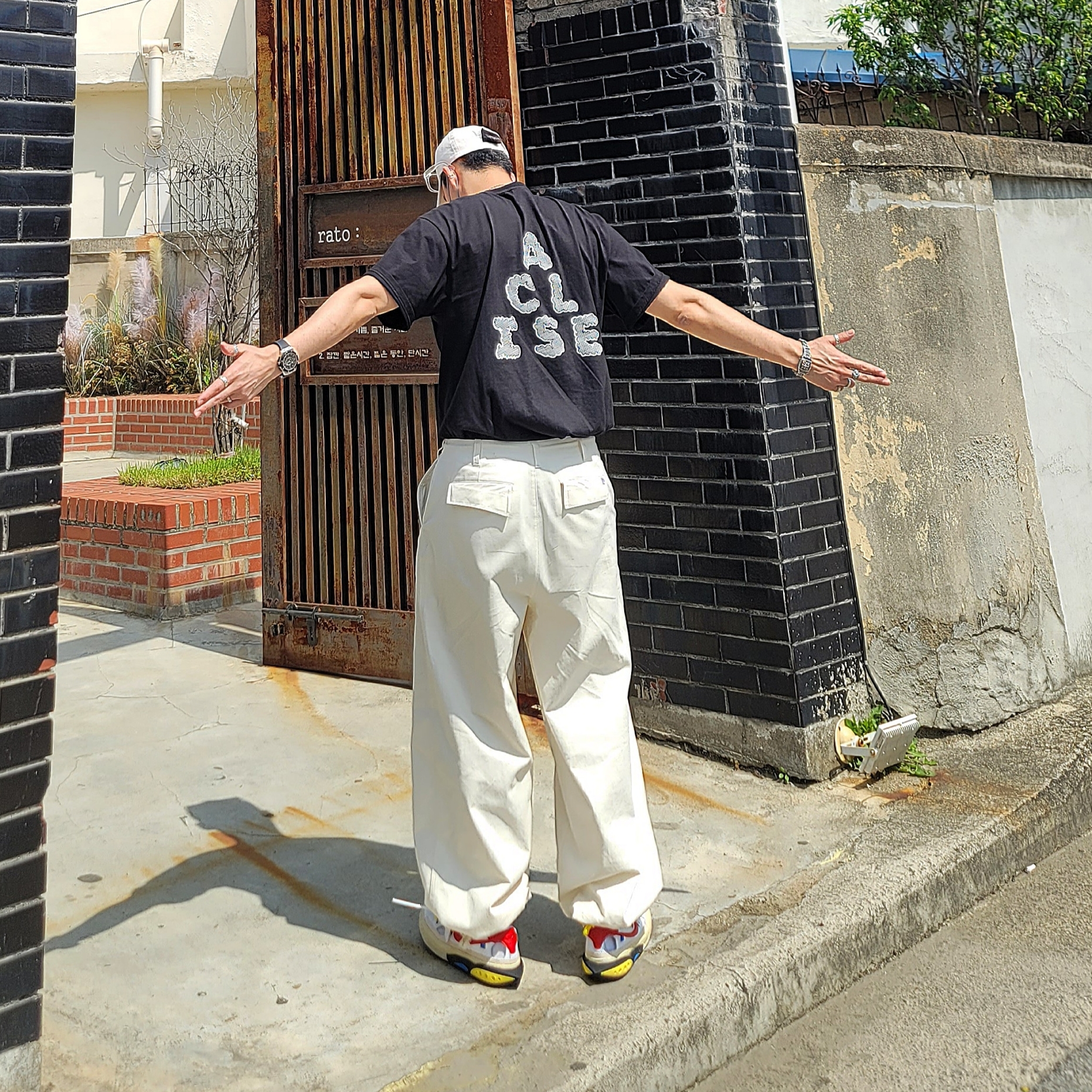 Nike x Off-White Blazer Low '77 White and University Red 착용 스타일 - 1