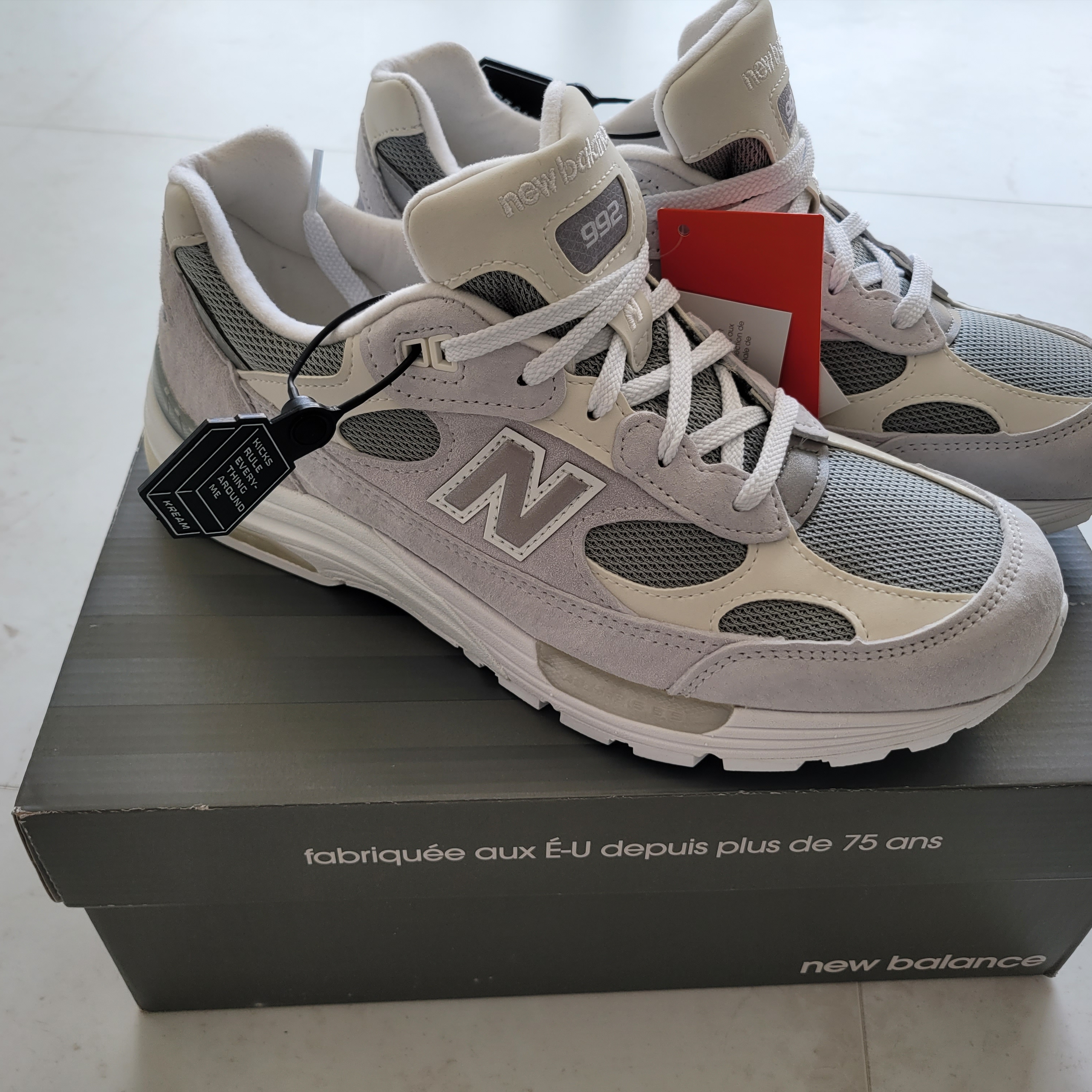 New Balance 992 Made in USA White Silver 착용 스타일