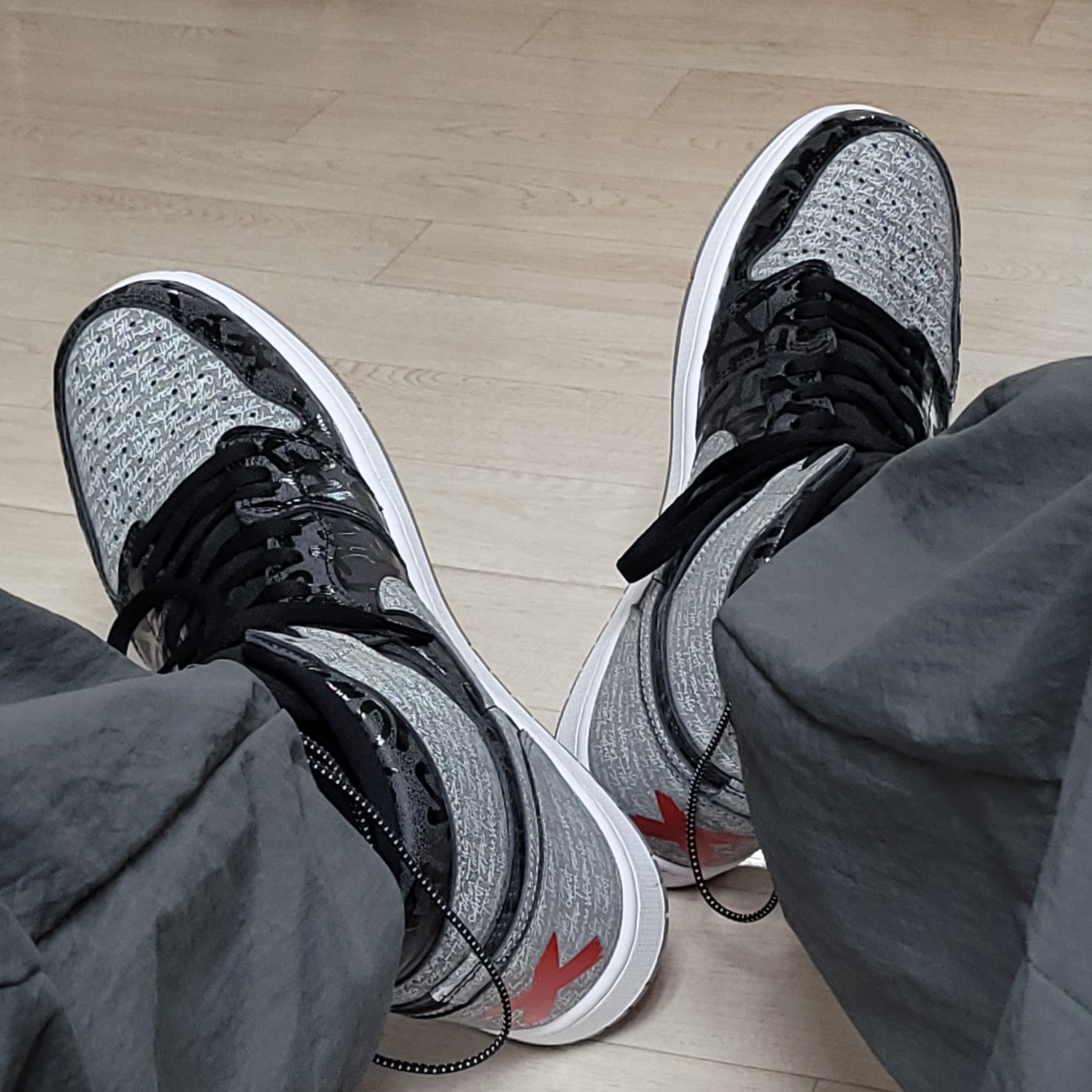 Jordan 1 Retro High OG Rebellionaire 착용 스타일