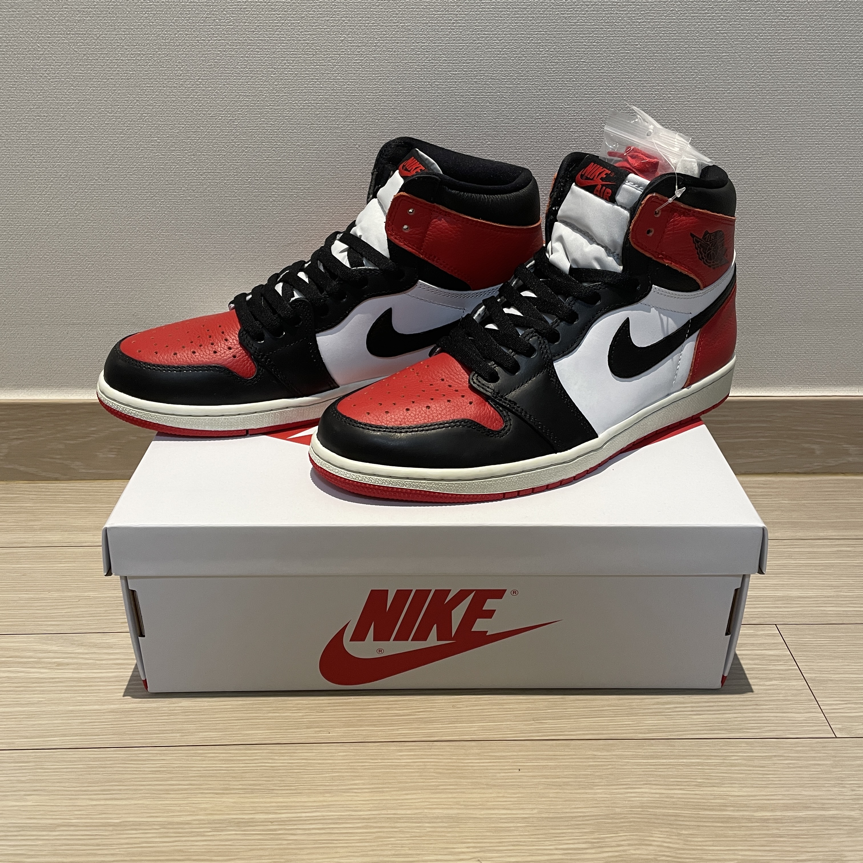 Jordan 1 Retro High OG Heritage, Jordan 1 Low Bred Toe 착용 스타일 - 1