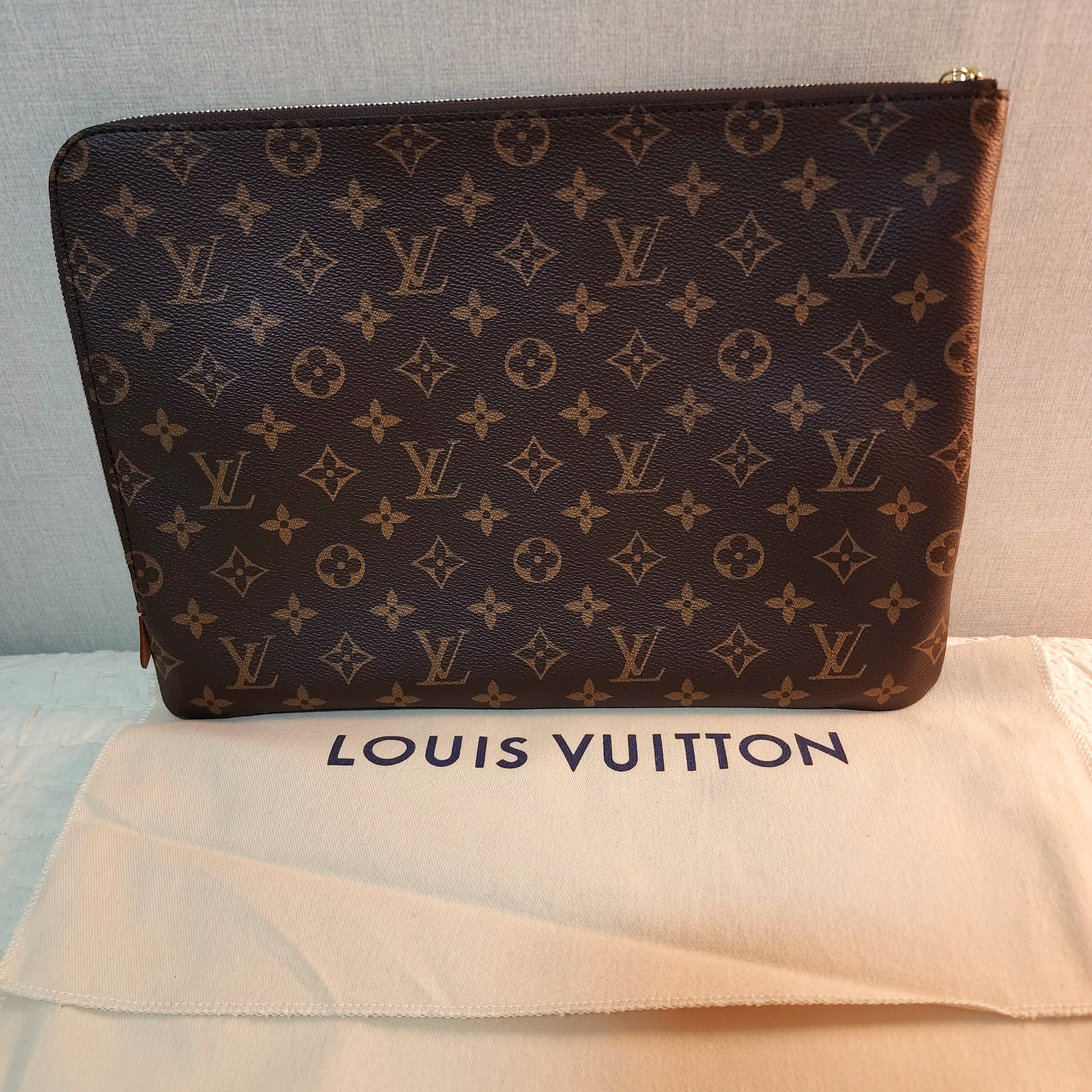 Louis Vuitton Etui Voyage GM Monogram 착용 스타일 - 3