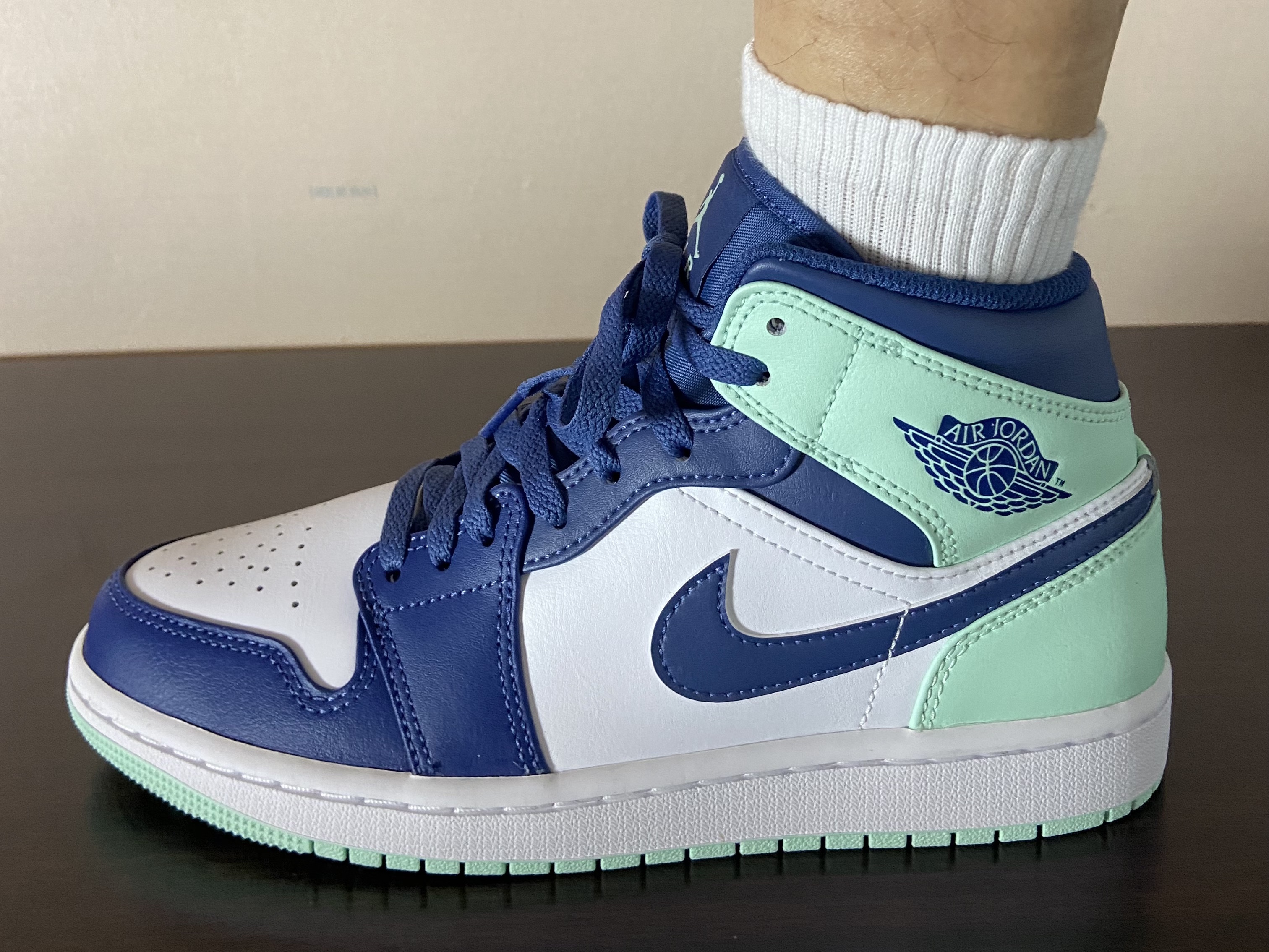 Jordan 1 Mid Blue Mint 착용 스타일