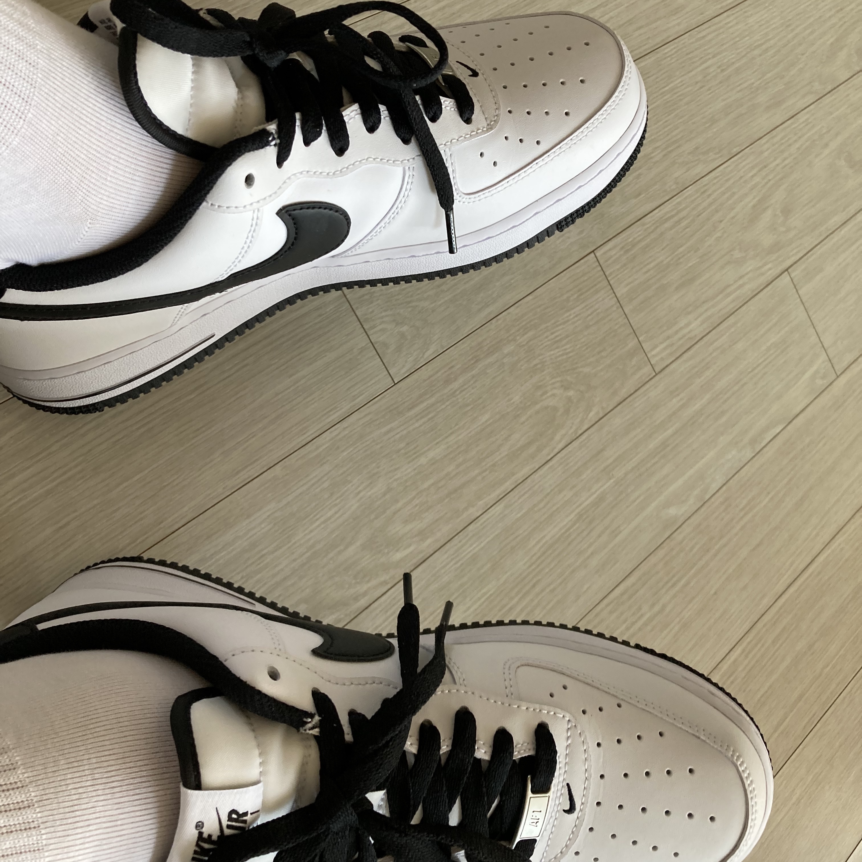 Nike Air Force 1 '07 White Black 착용 스타일