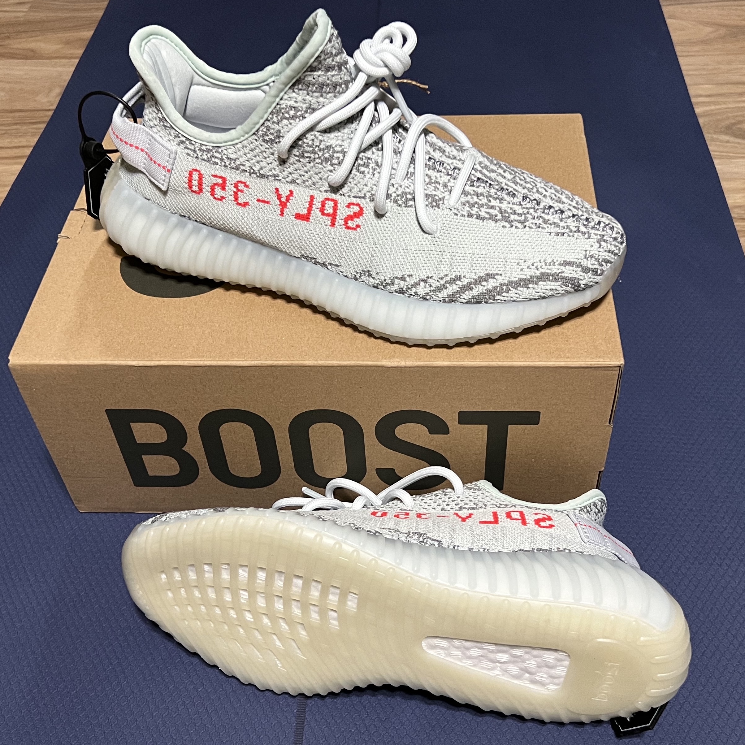 Adidas Yeezy Boost 350 V2 Blue Tint 2017 착용 스타일 - 2