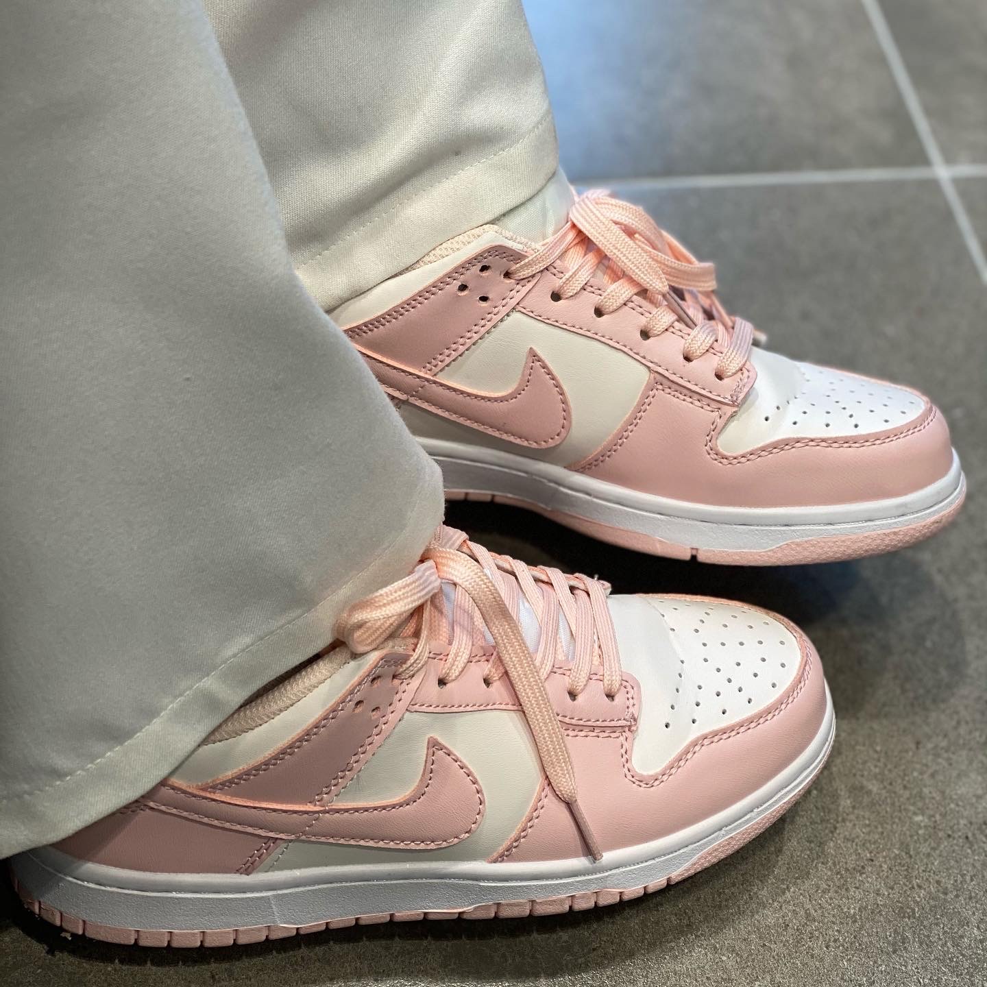 (W) Nike Dunk Low Orange Pearl 착용 스타일