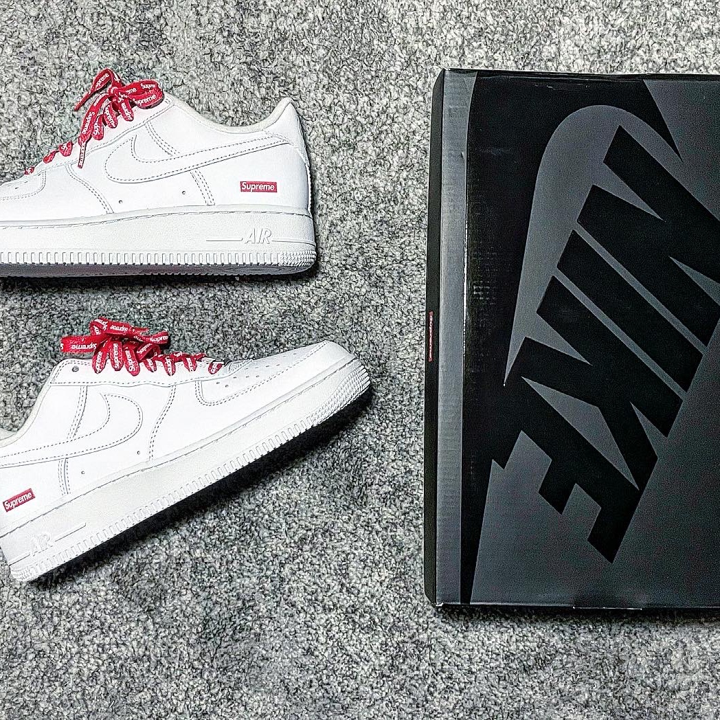 Nike x Supreme Air Force 1 Low White 착용 스타일 - 2