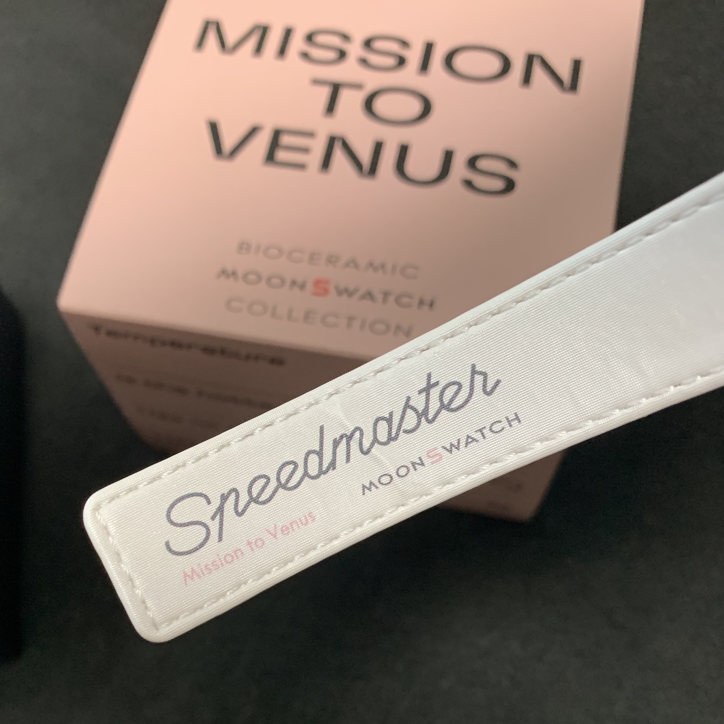 Swatch x Omega Bioceramic MoonSwatch Mission To Venus 착용 스타일 - 2