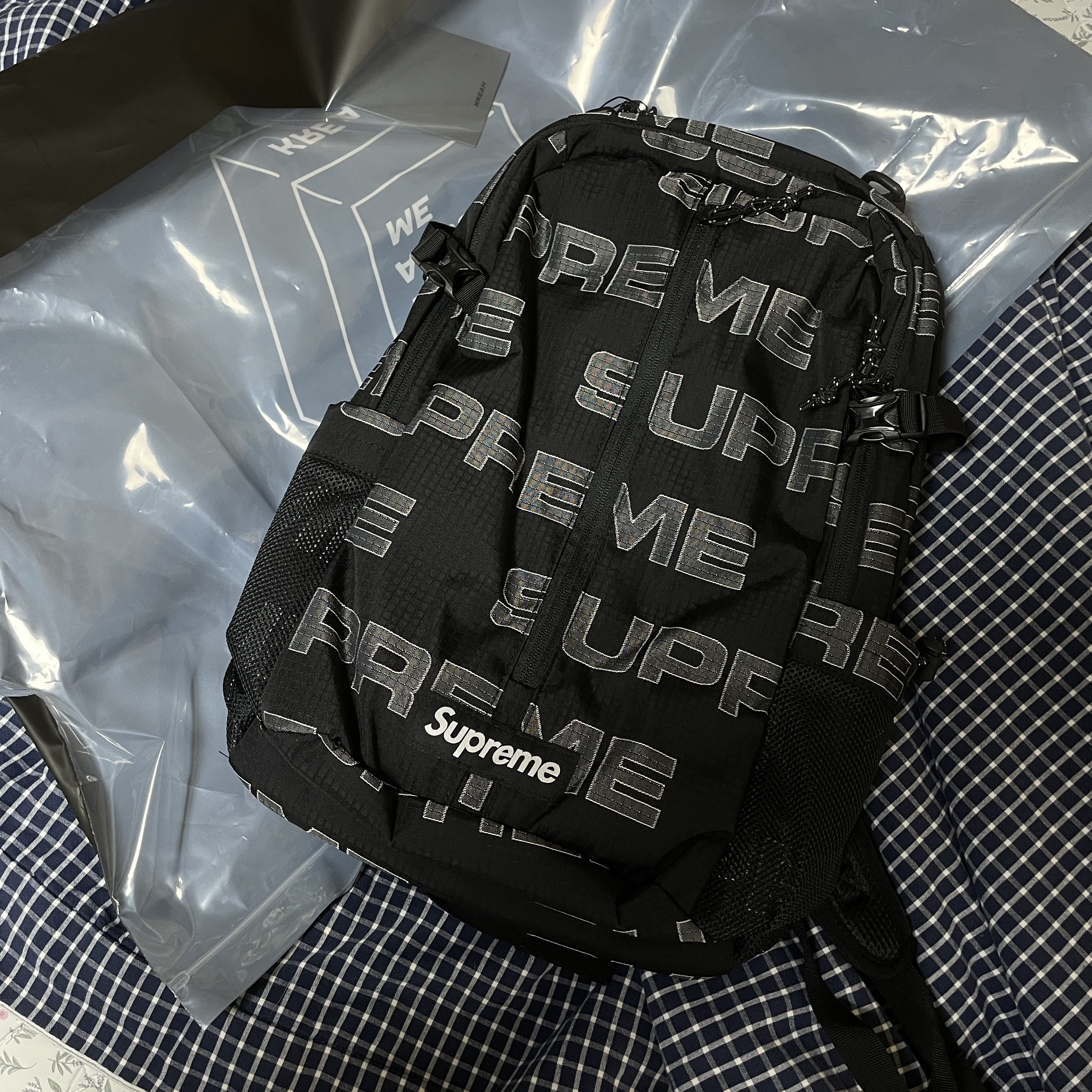 Supreme Backpack Black - 21FW 착용 스타일