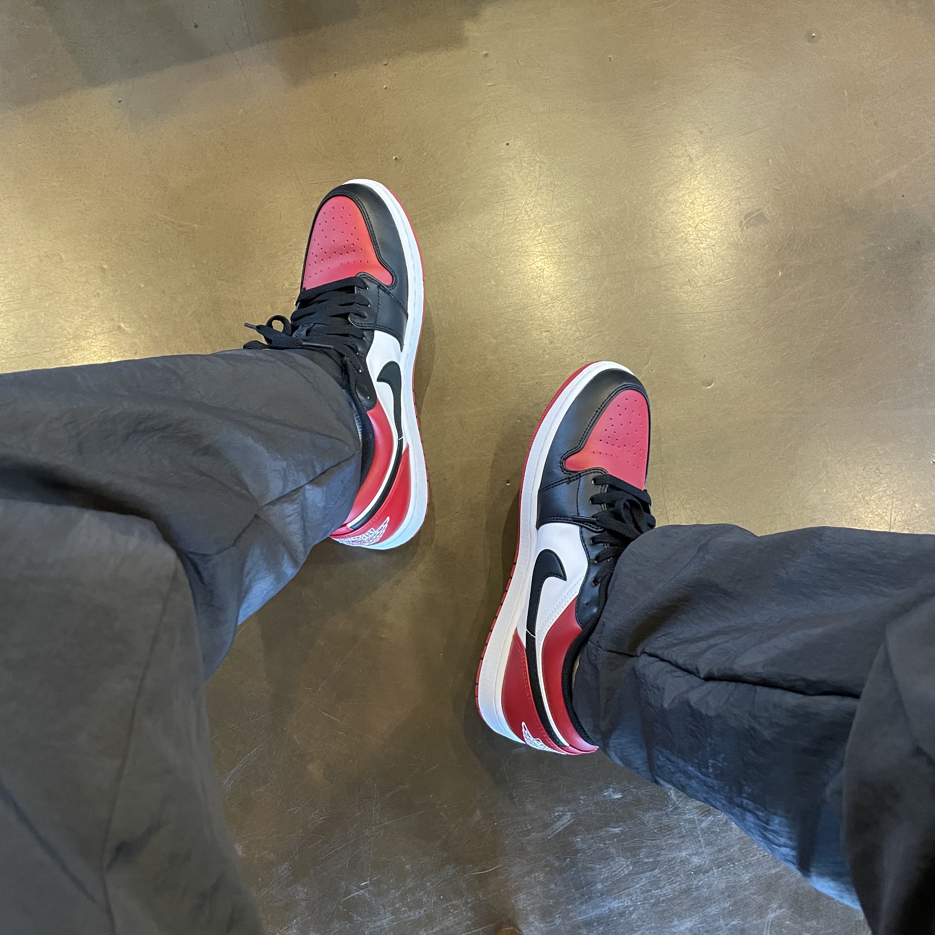Jordan 1 Low Bred Toe 착용 스타일 - 1