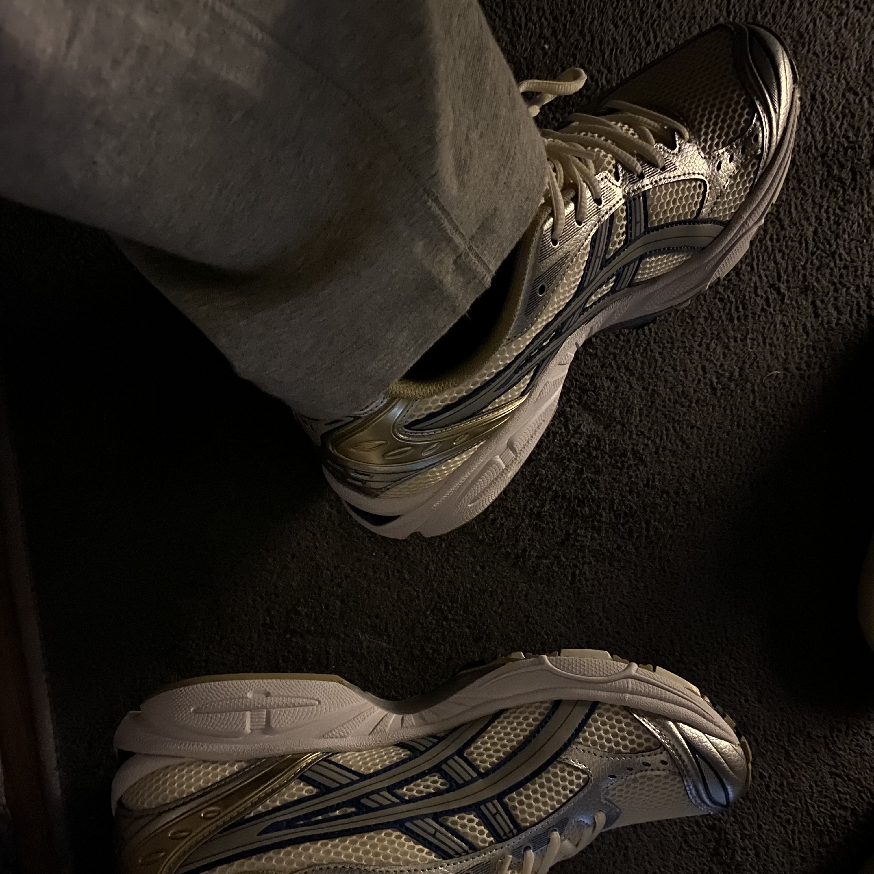 Asics Gel-Kayano 14 Cream Pure Silver 착용 스타일