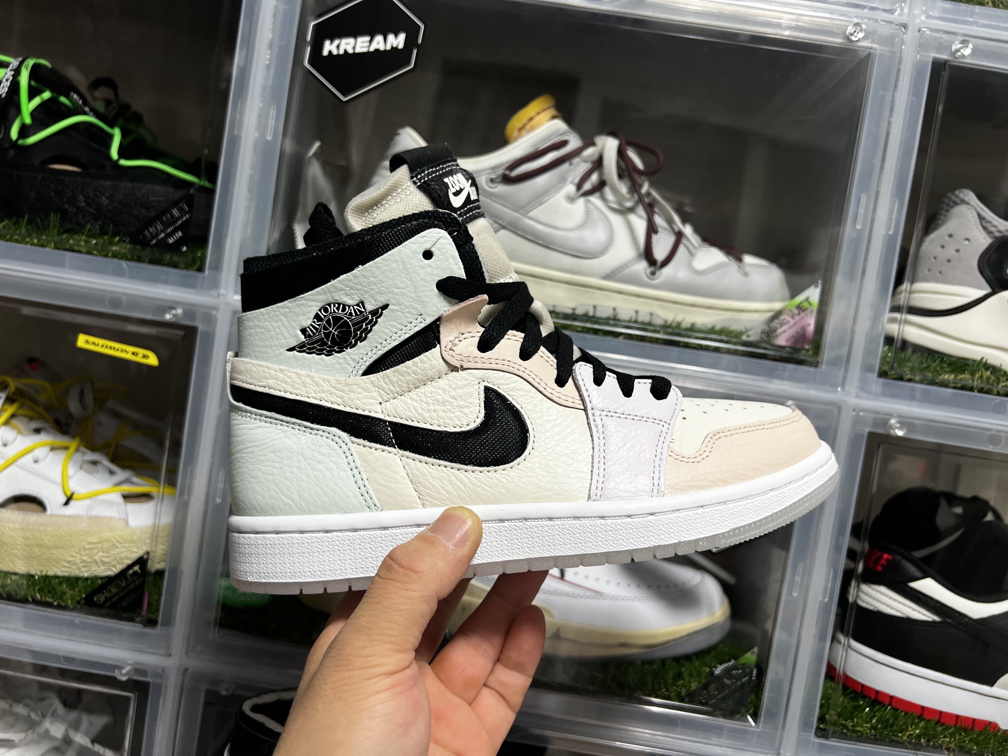 (W) Jordan 1 Zoom Air CMFT Pale Ivory 착용 스타일 - 1