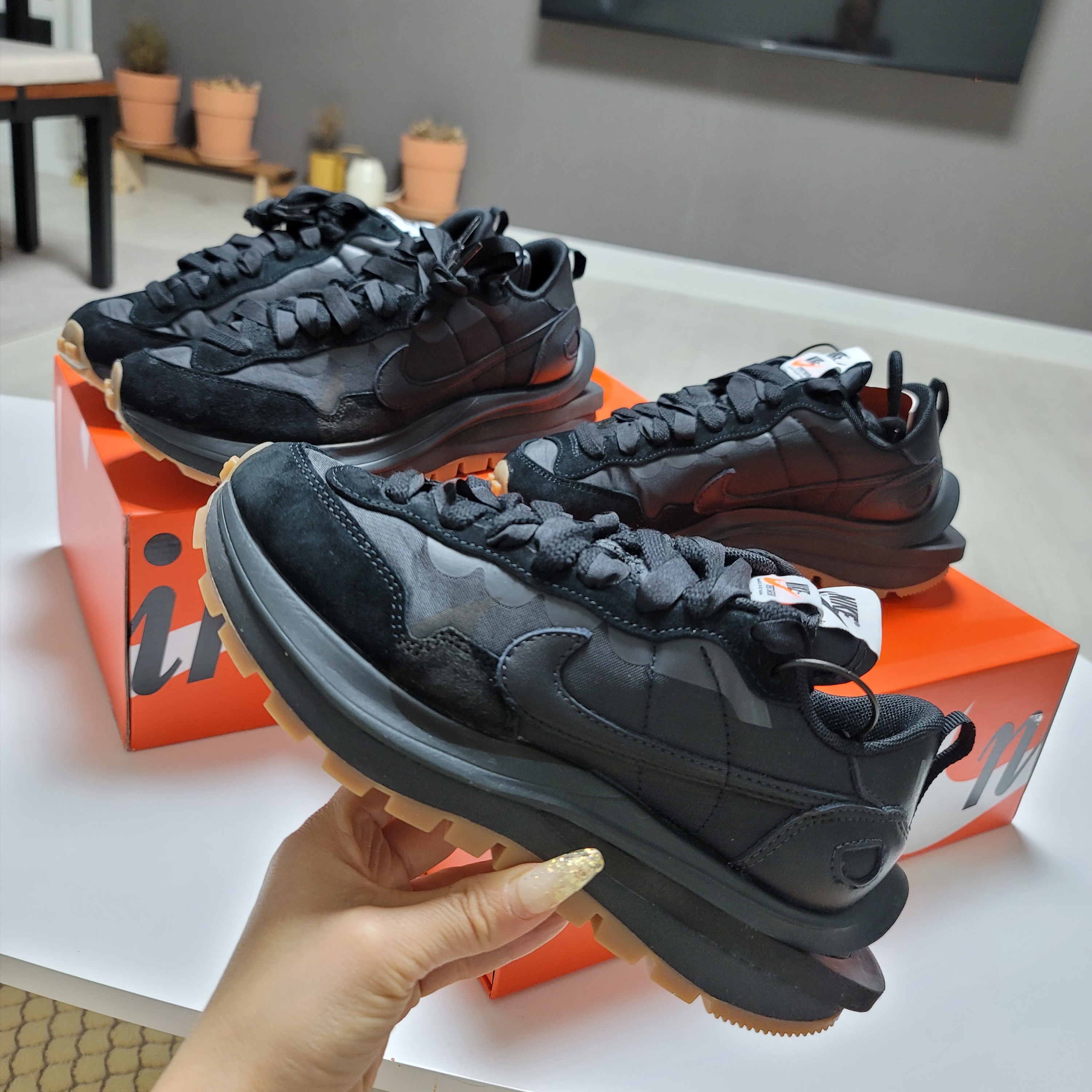 Nike x Sacai VaporWaffle Black and Gum 착용 스타일