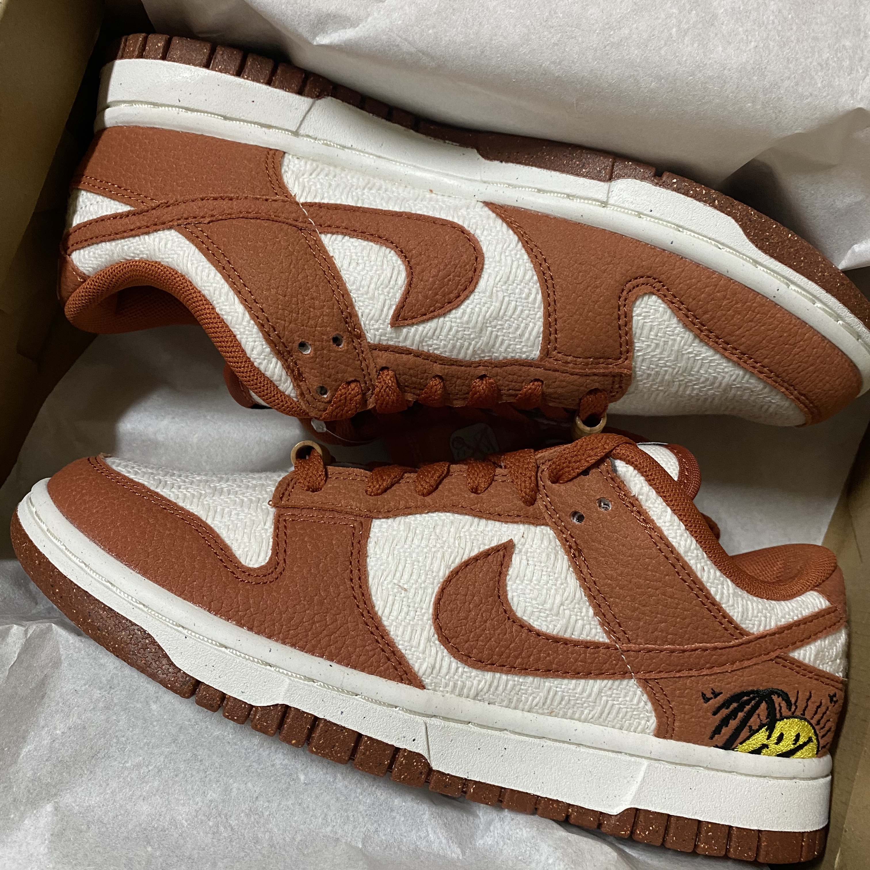 (W) Nike Dunk Low SE Sun Club Burnt Sunrise 착용 스타일