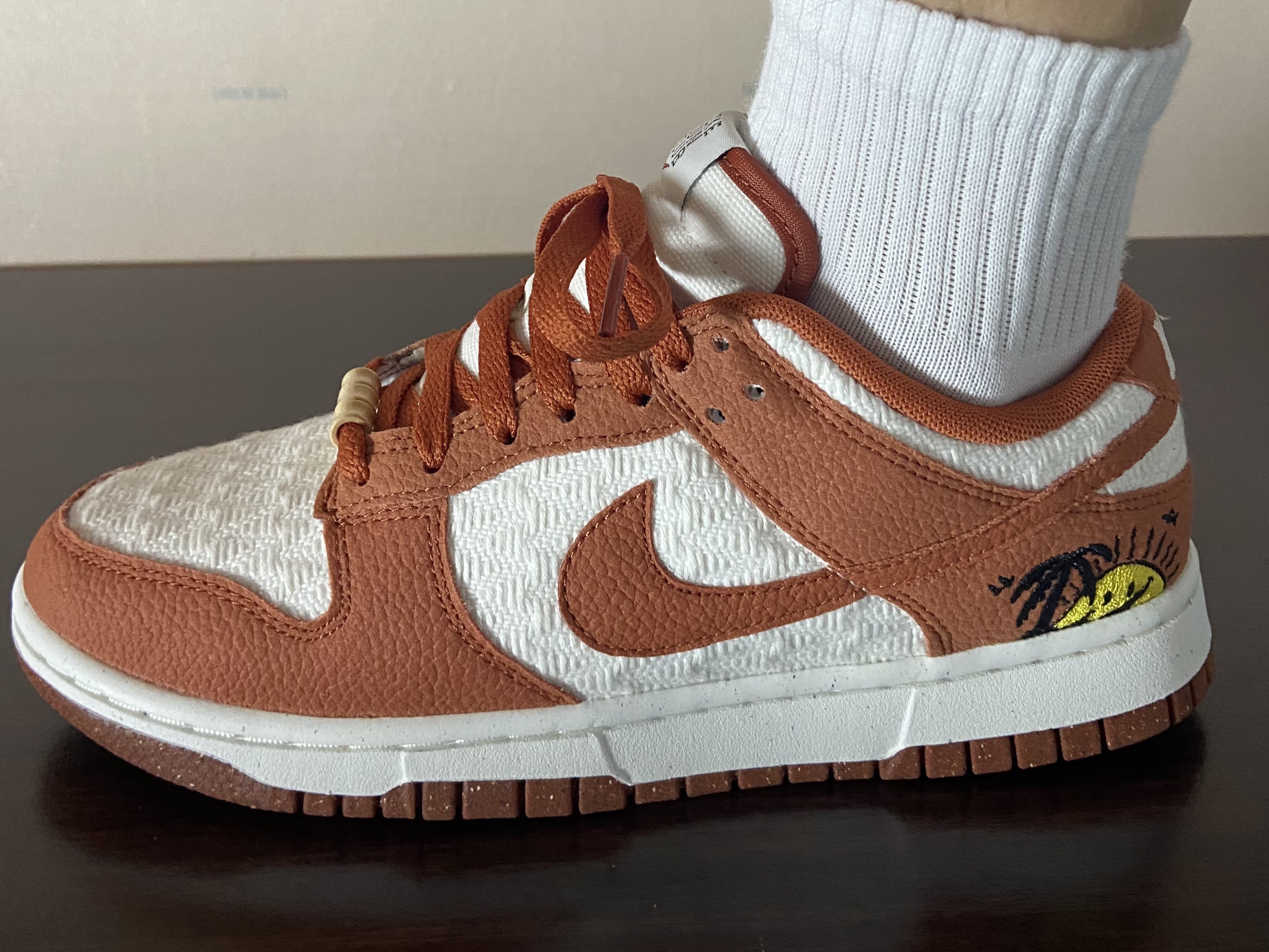 (W) Nike Dunk Low SE Sun Club Burnt Sunrise 착용 스타일