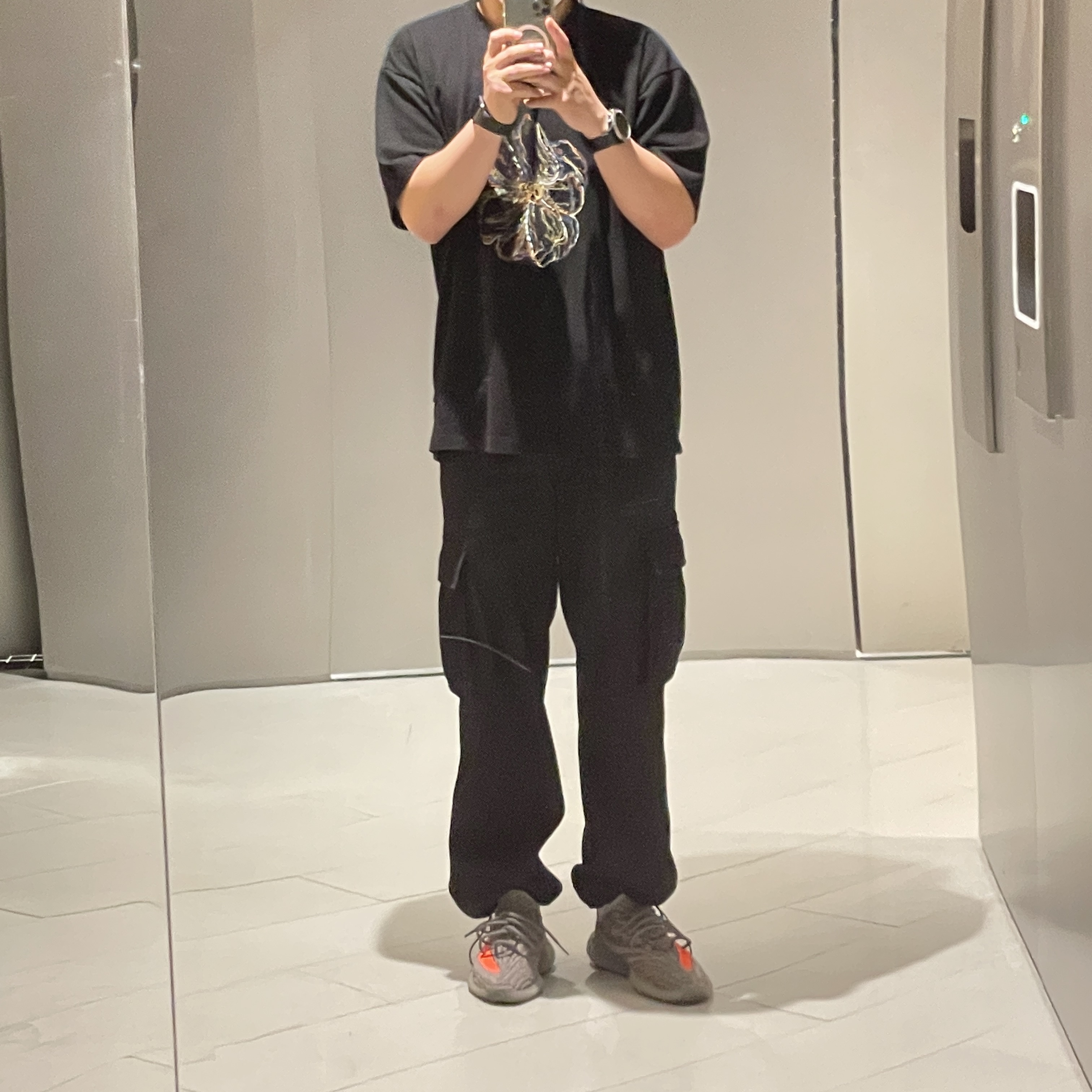 Adidas Yeezy Boost 350 V2 Beluga - Reflective 착용 스타일 - 2