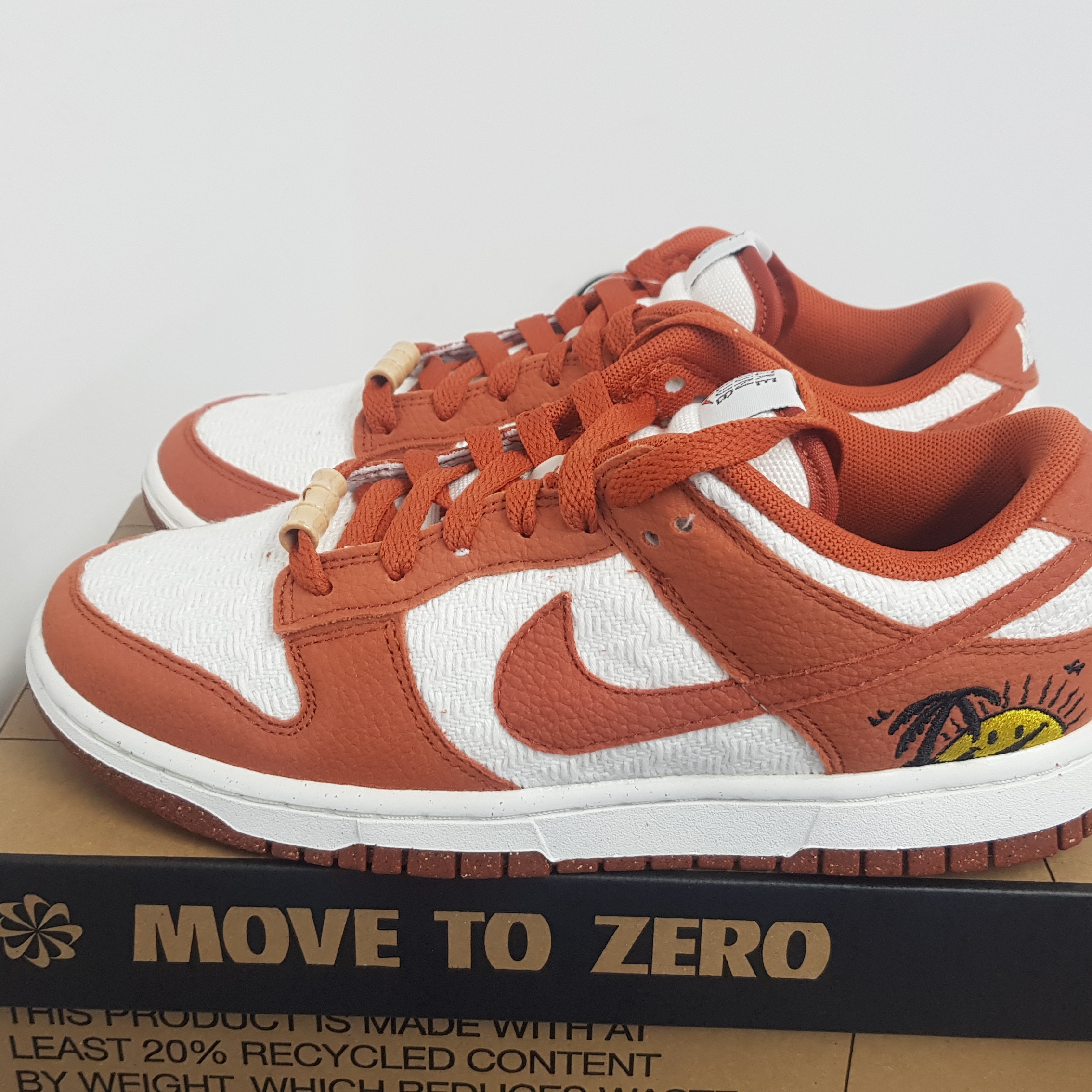 (W) Nike Dunk Low SE Sun Club Burnt Sunrise 착용 스타일 - 1