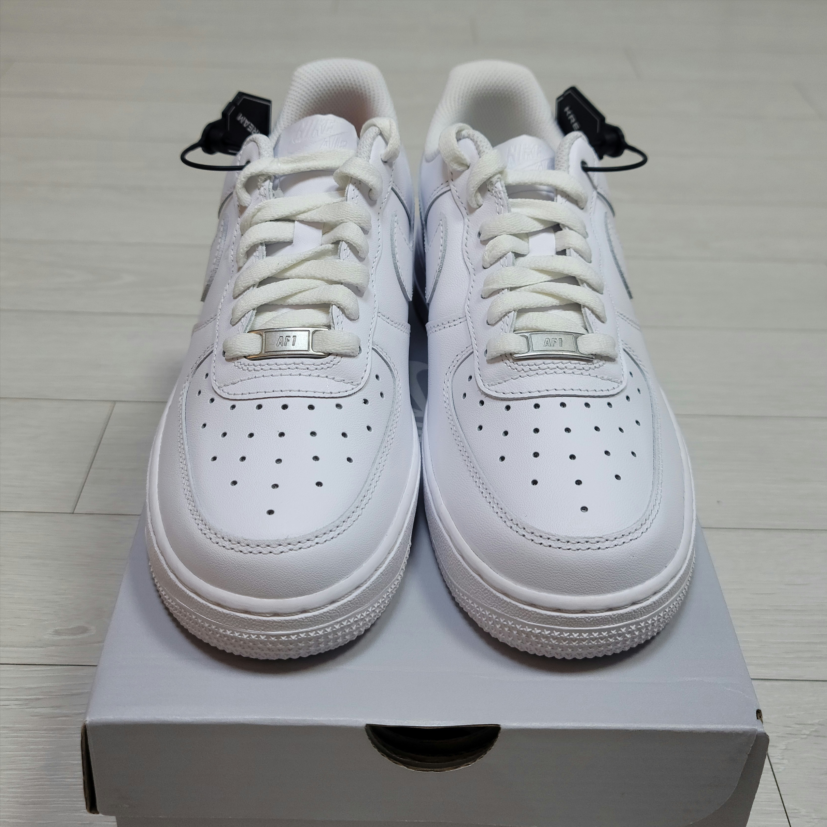 Nike Air Force 1 '07 Low White, (W) Nike Air Force 1 '07 Low White 착용 스타일 - 2