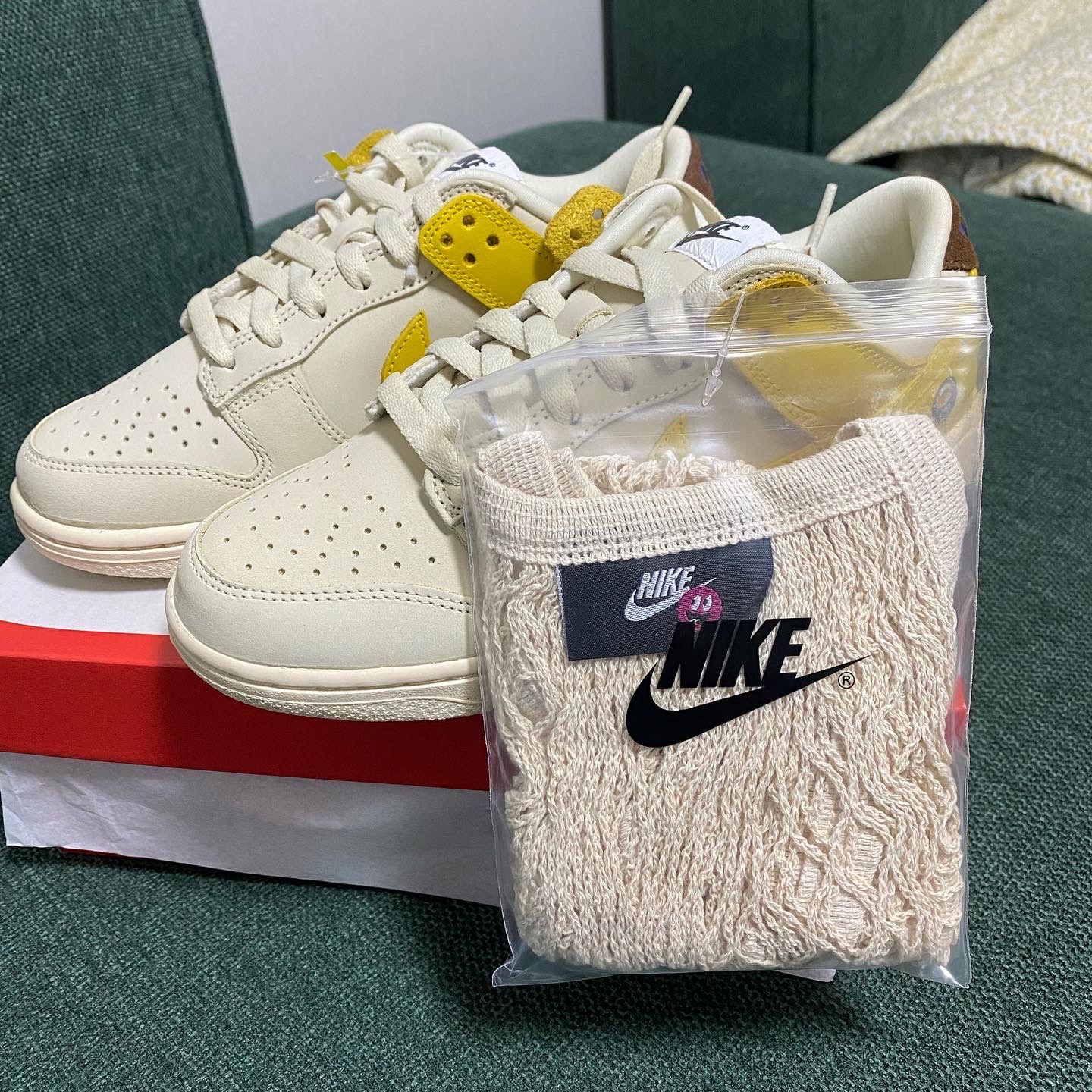 (W) Nike Dunk Low LX Banana 착용 스타일 - 2