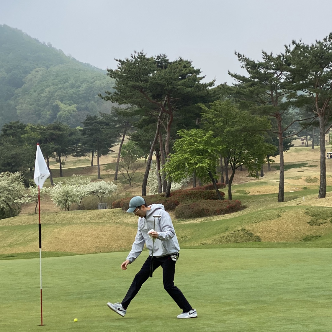 Nike x Drake Nocta Golf Jacket Grey - Asia, Jordan 1 Low Golf Wolf Grey 착용 스타일