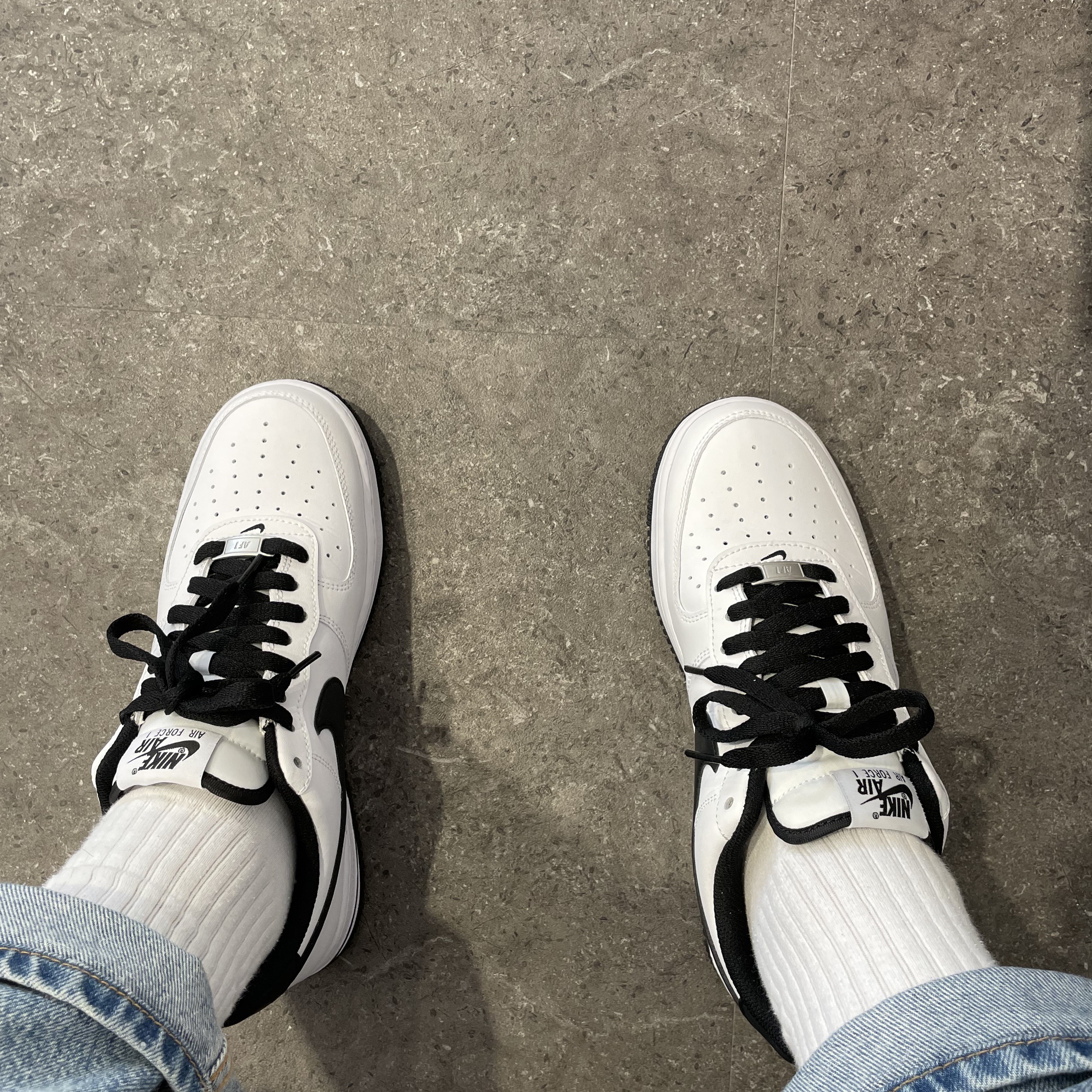 Nike Air Force 1 '07 White Black 착용 스타일