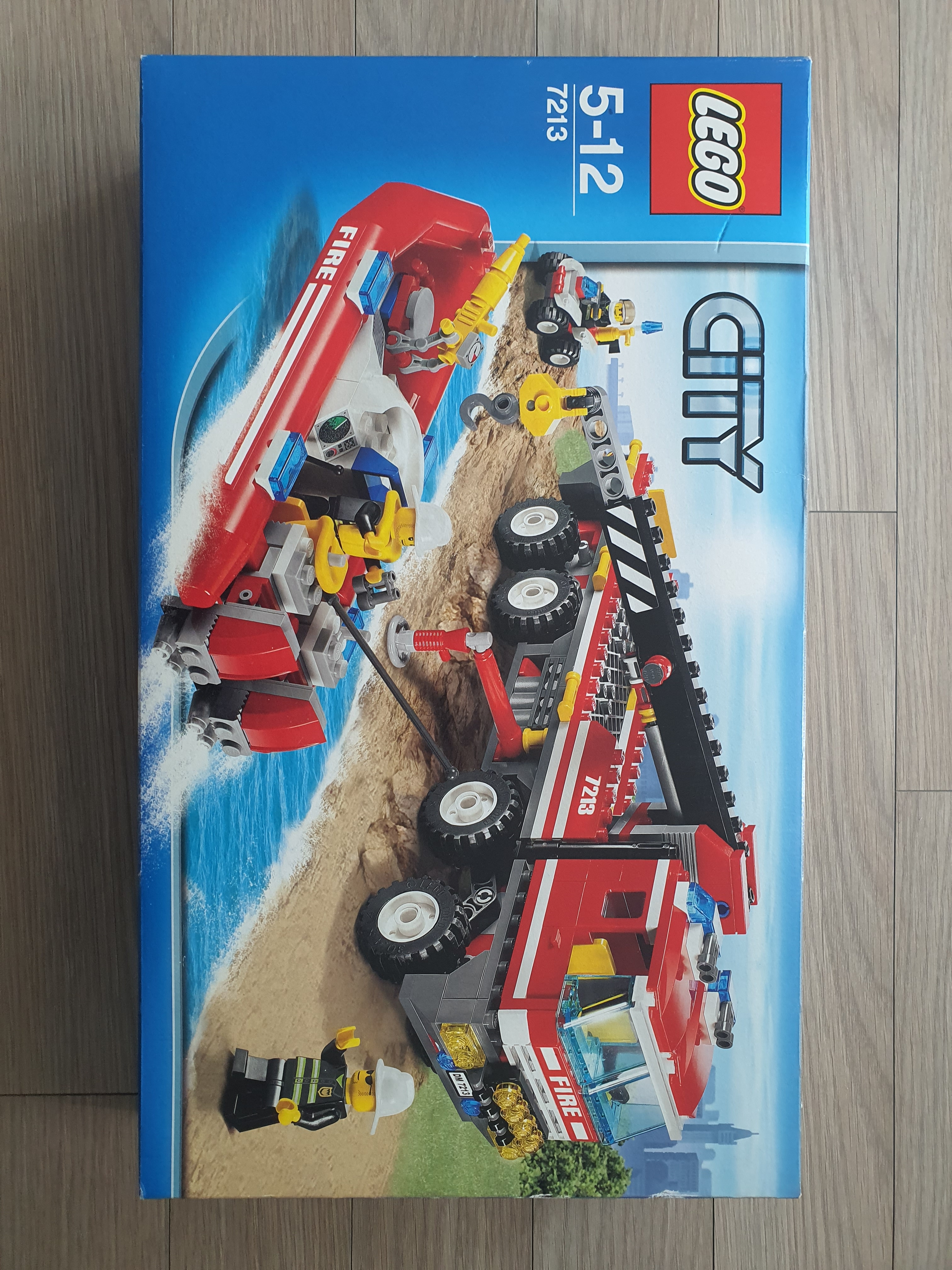 Lego Off-Road Fire Truck & Fire Boat 착용 스타일 - 1