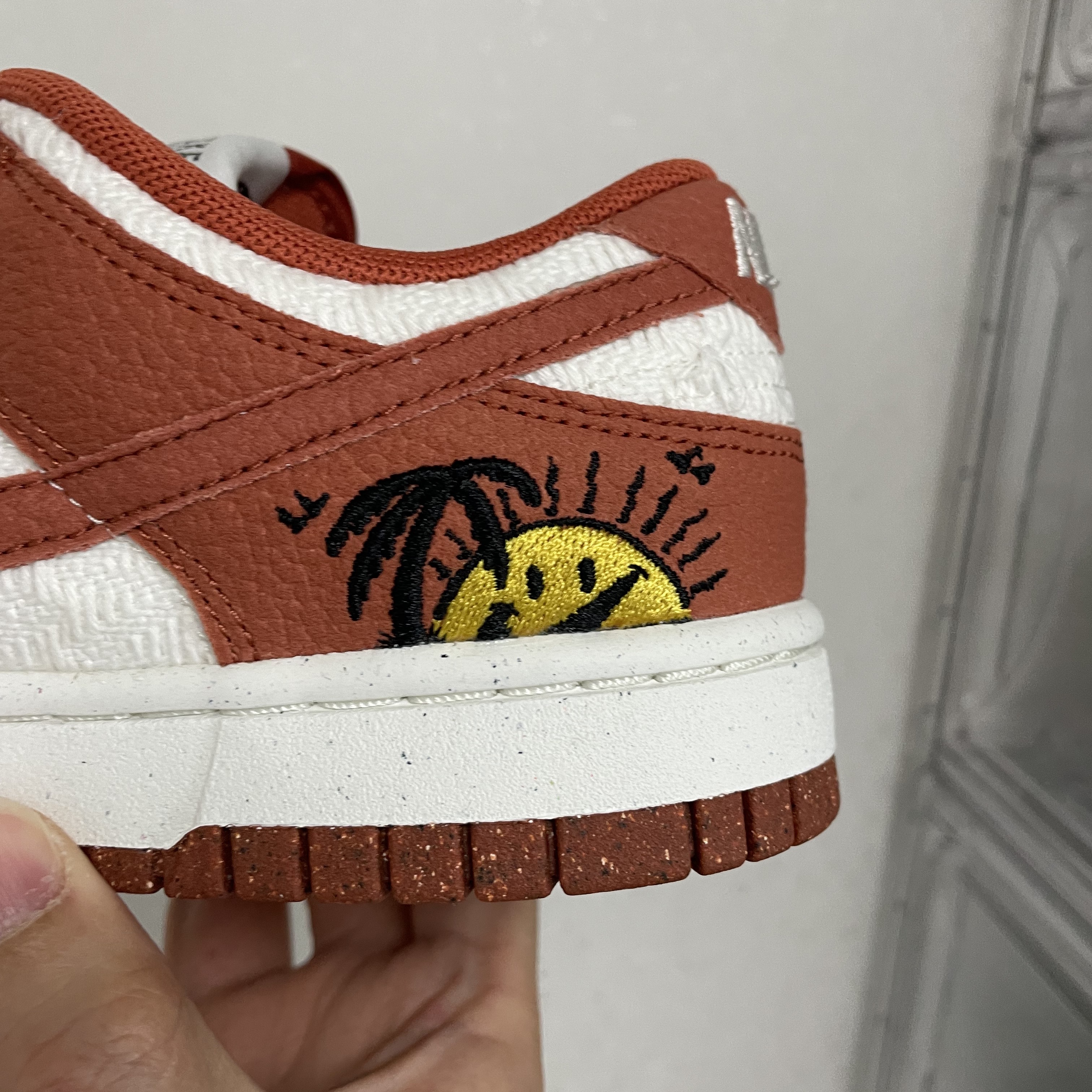 (W) Nike Dunk Low SE Sun Club Burnt Sunrise 착용 스타일 - 4