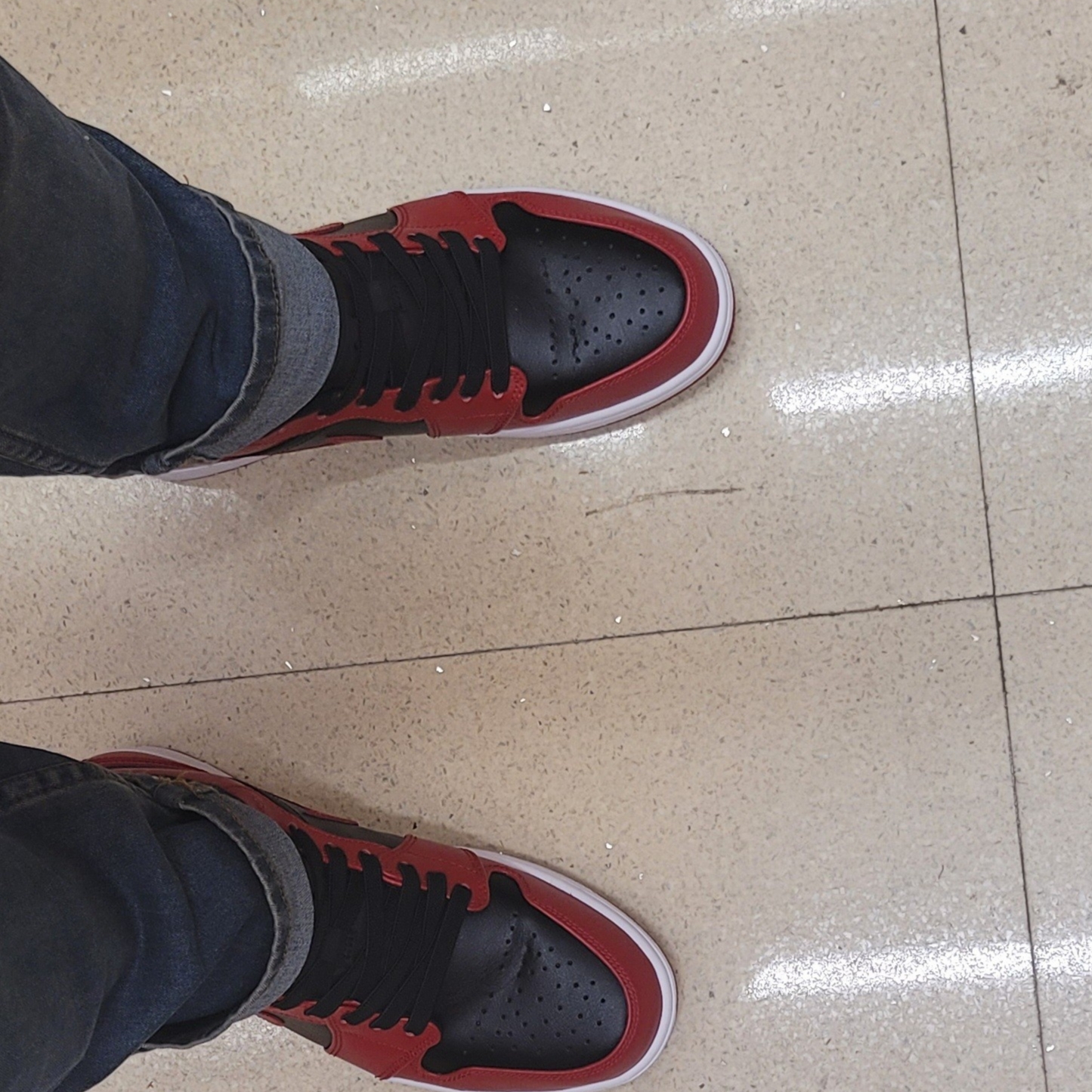 Jordan 1 Low Varsity Red 착용 스타일