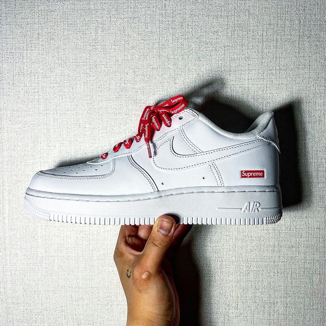 Nike x Supreme Air Force 1 Low White 착용 스타일 - 5