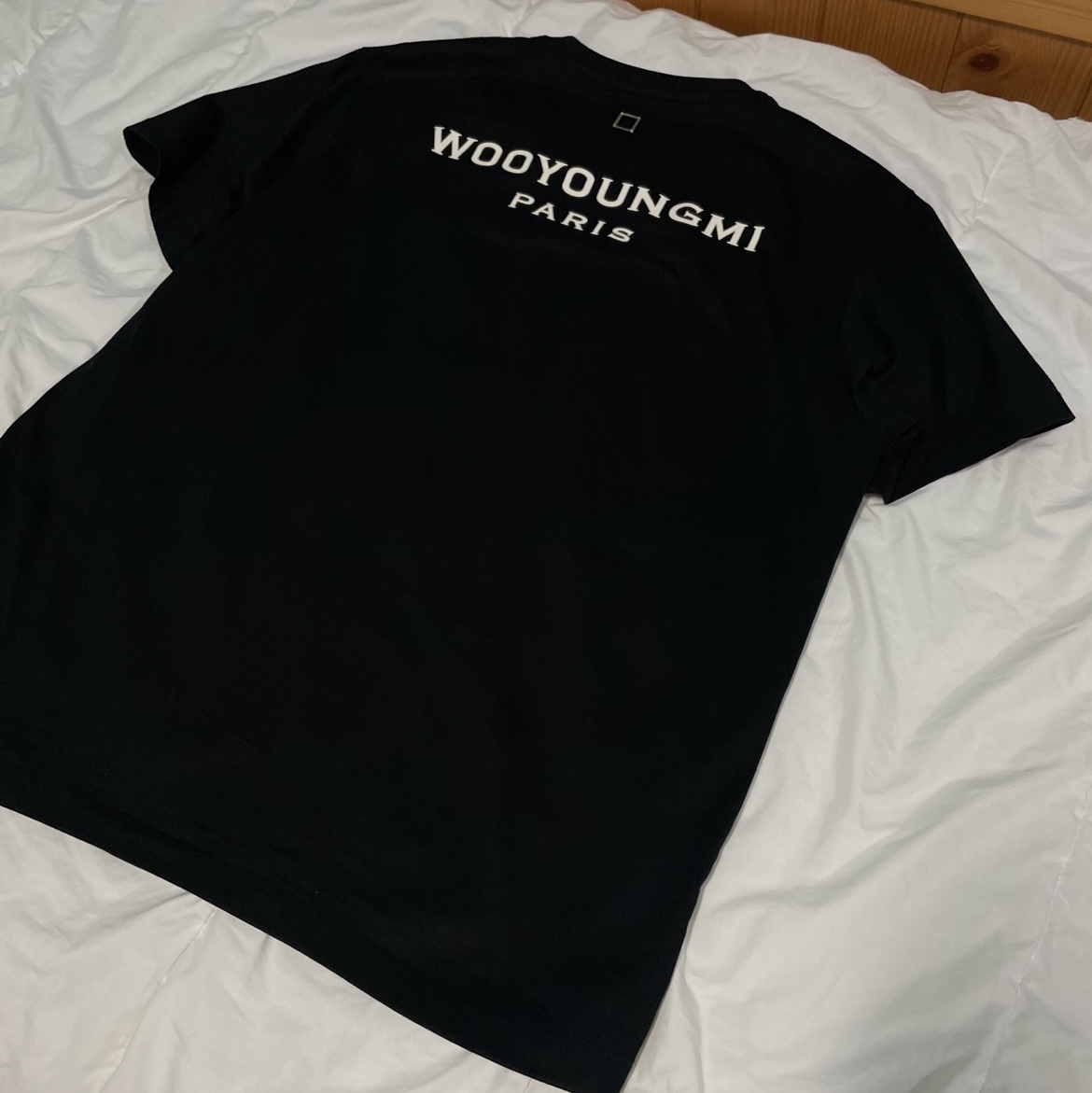 Wooyoungmi White Back Logo T-Shirt Black - 22SS 착용 스타일 - 3