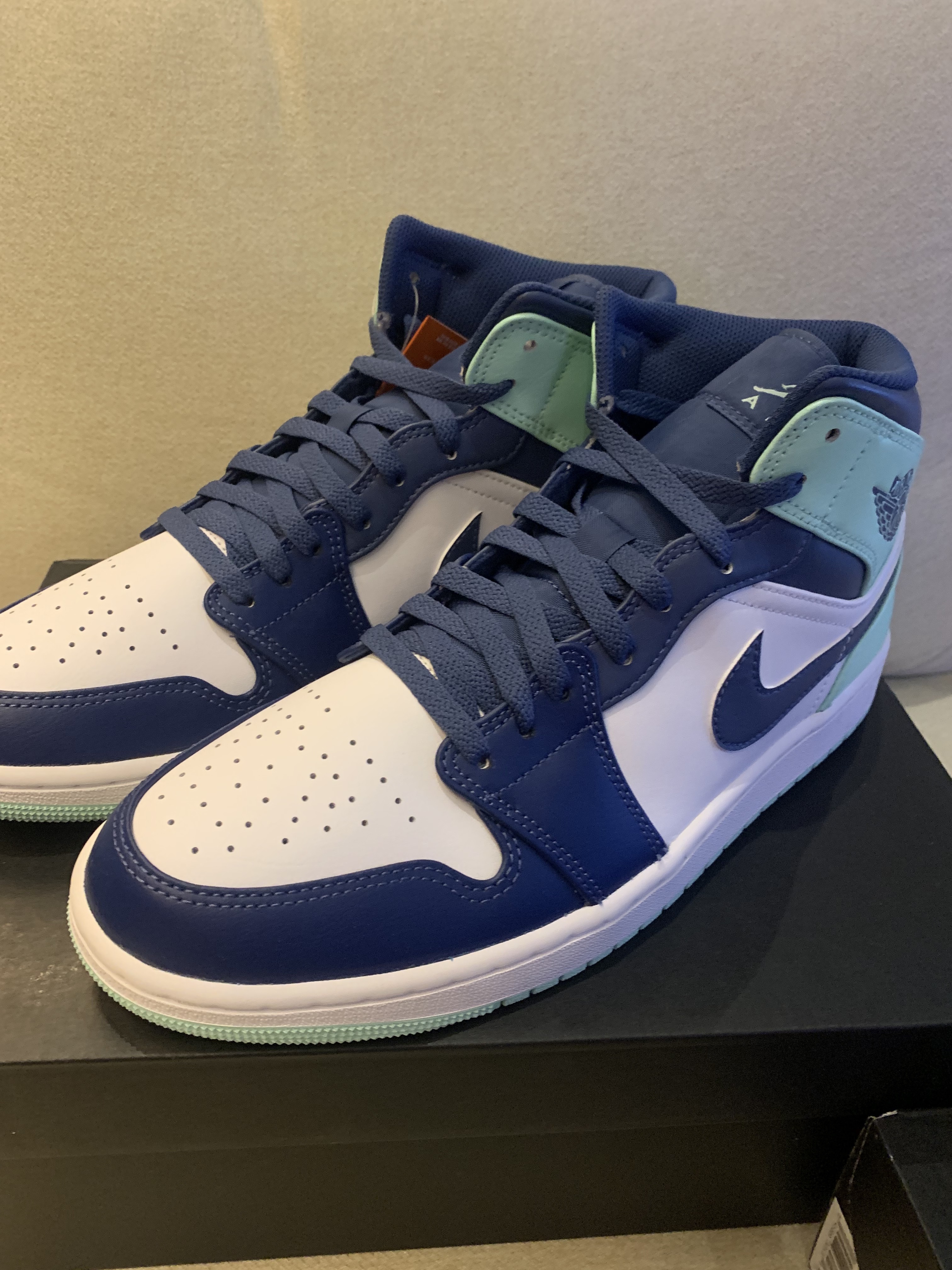 Jordan 1 Mid Blue Mint, (TD) Jordan 1 Retro High OG Dark Marina Blue 착용 스타일 - 4